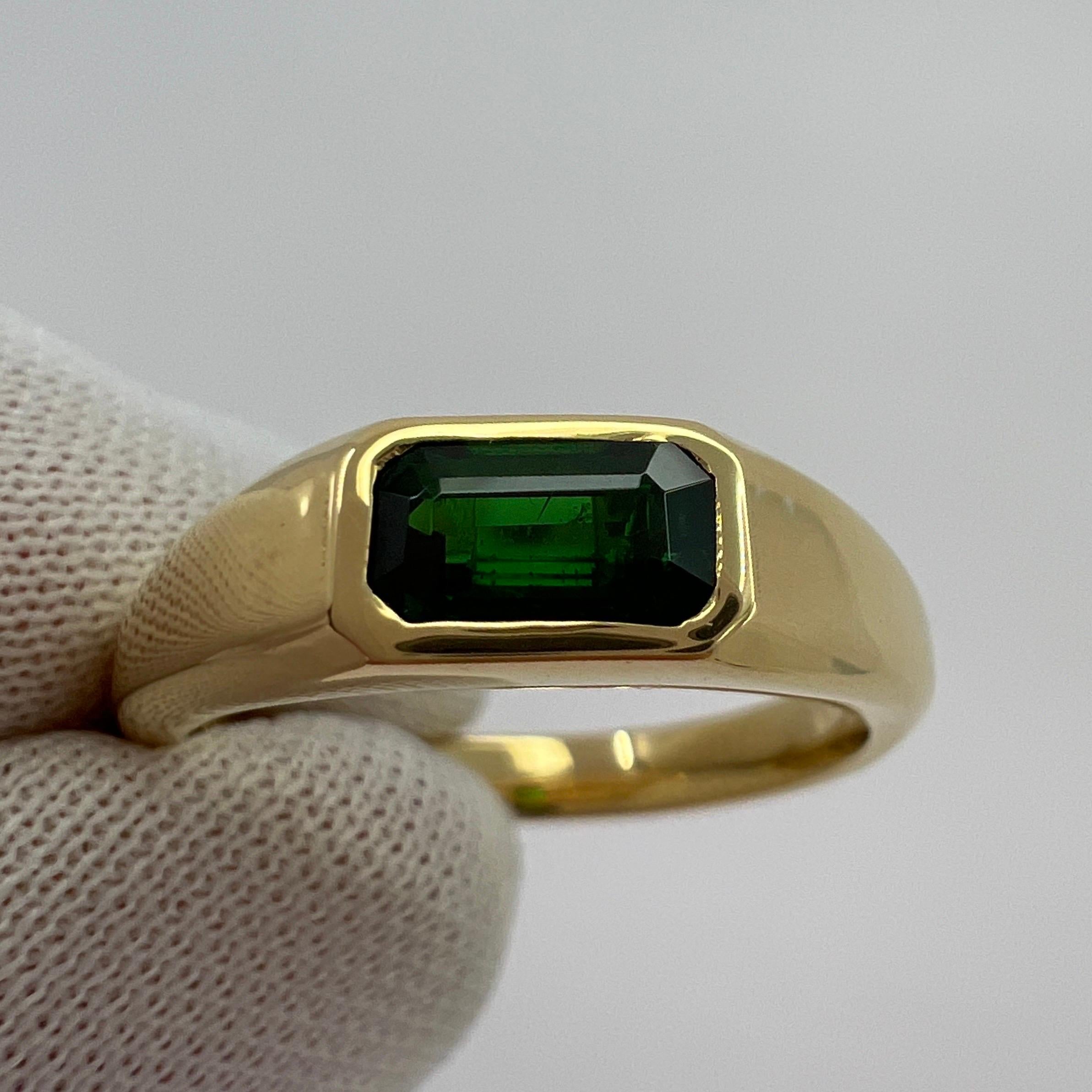 ITSIT Vivid Green Tsavorite Garnet 0.75 Carat Emerald Cut 18k Yellow Gold Ring In New Condition For Sale In Birmingham, GB