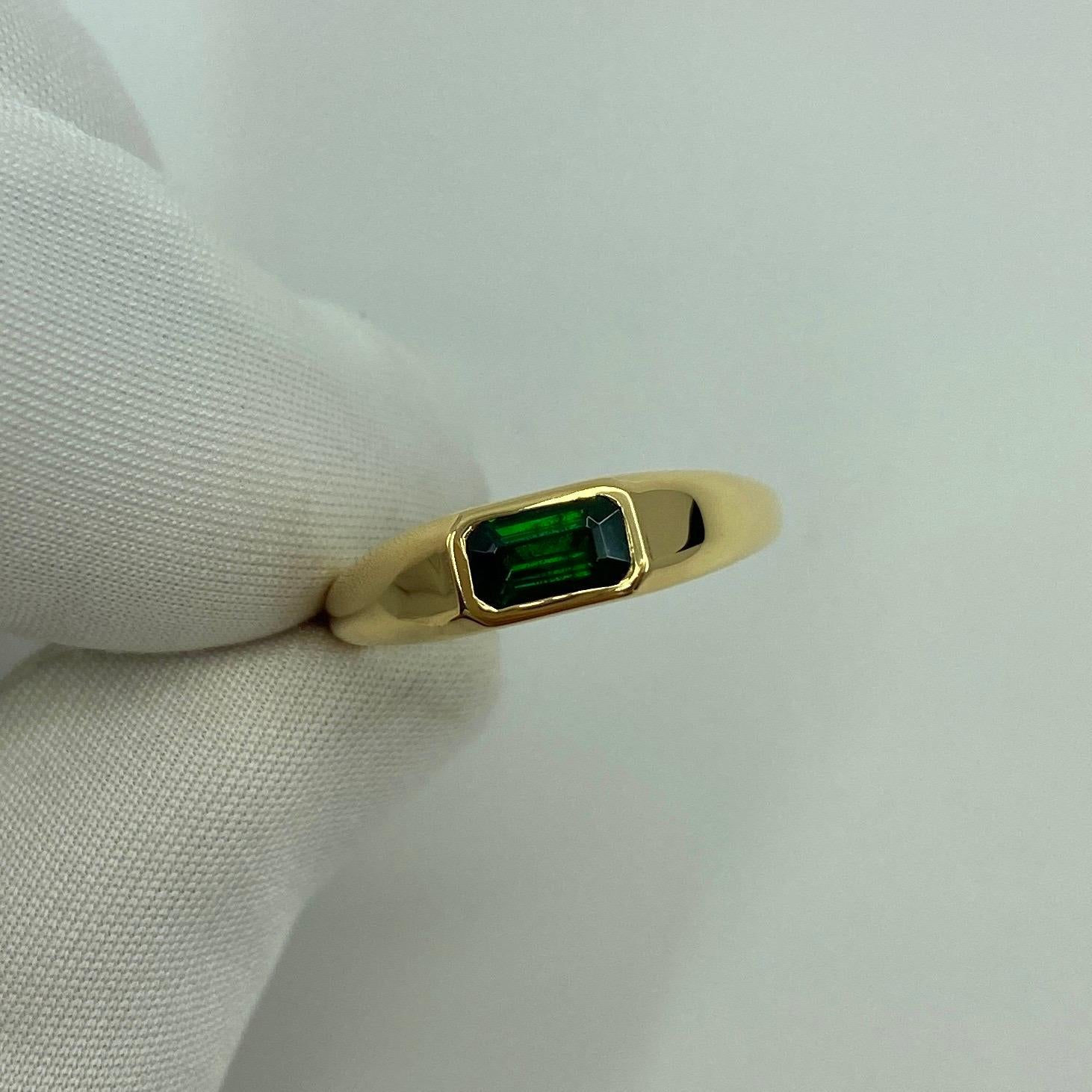 ITSIT Vivid Green Tsavorite Garnet 0.75 Carat Emerald Cut 18k Yellow Gold Ring For Sale 2