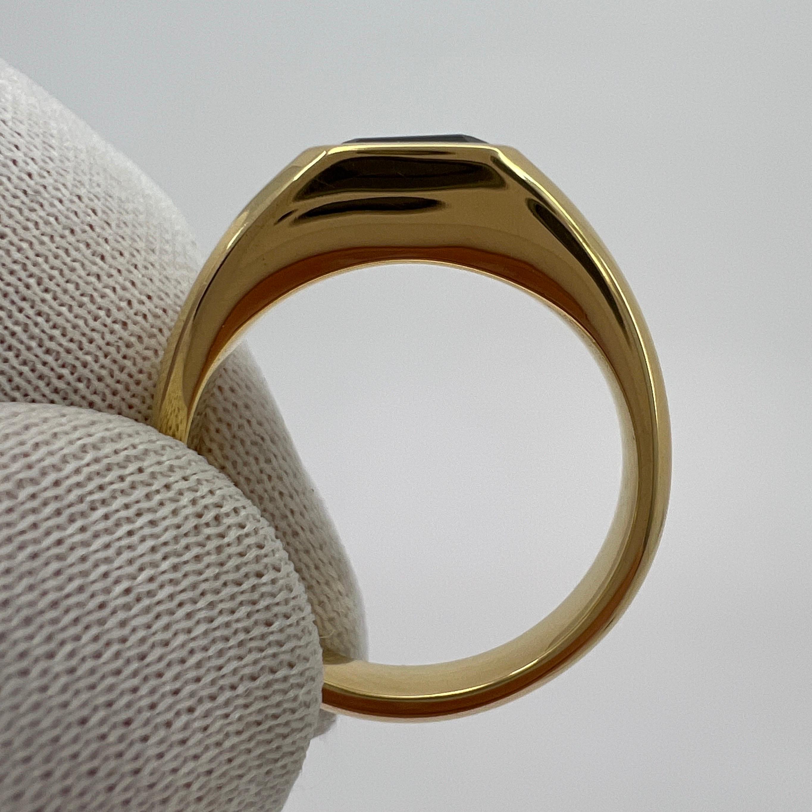 ITSIT Vivid Green Tsavorite Garnet 0.75 Carat Emerald Cut 18k Yellow Gold Ring For Sale 2