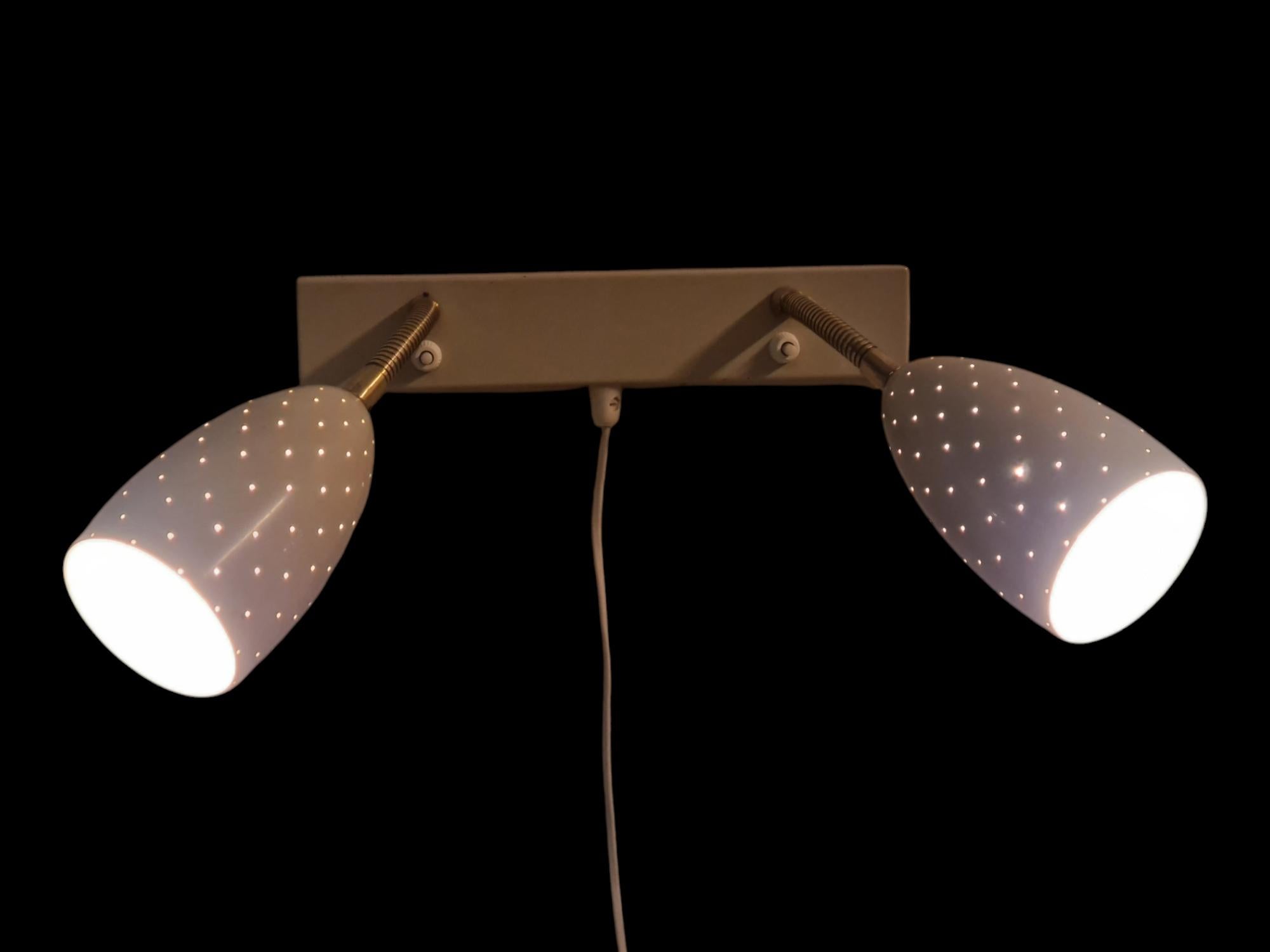 Itsu Adjustable Wall Lamp Model EY 56 in White Perforated Metal Finland 1950s In Good Condition For Sale In Helsinki, FI