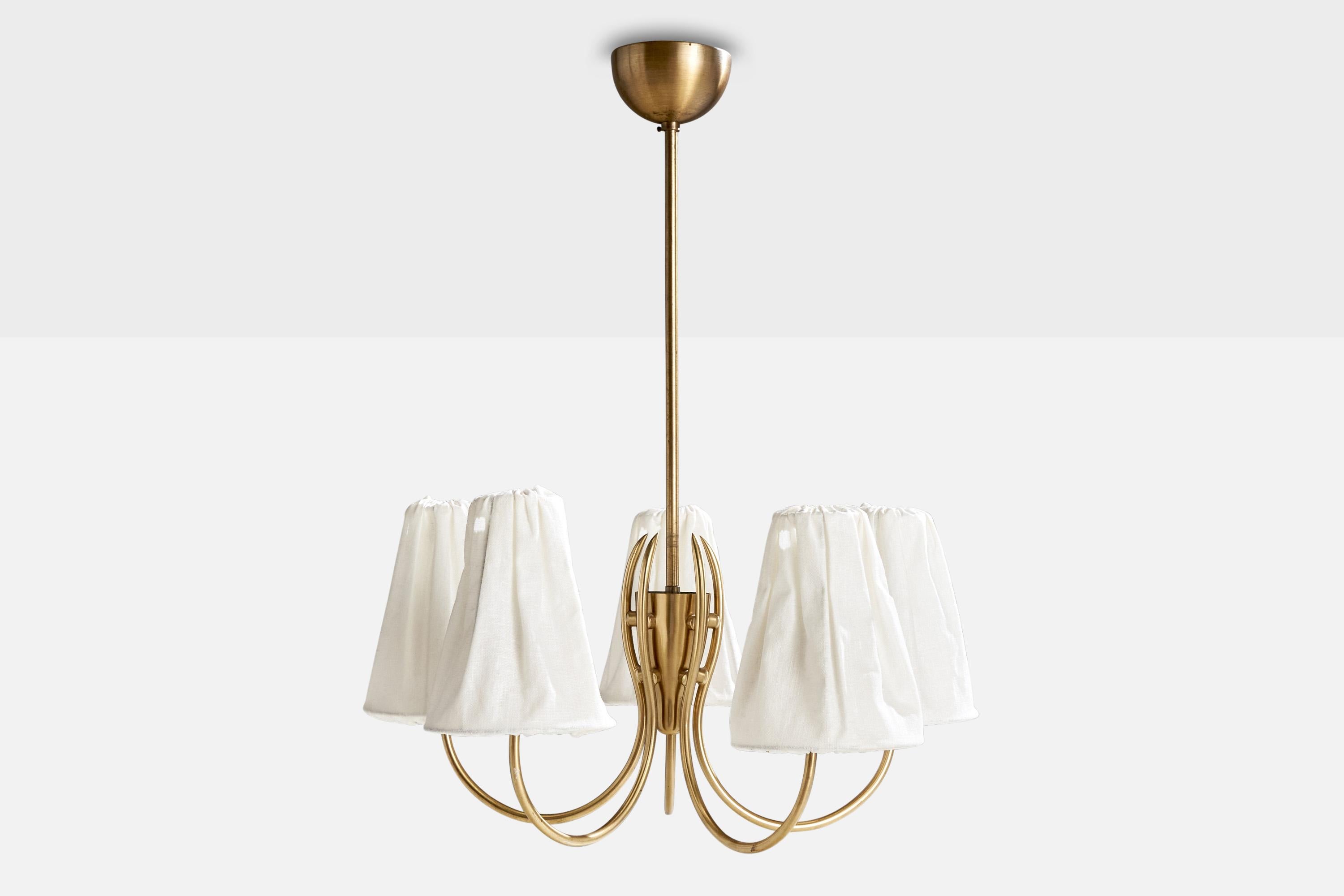 Scandinavo moderno Itsu, lampadario, ottone, tessuto, Fabrice, anni '40 in vendita