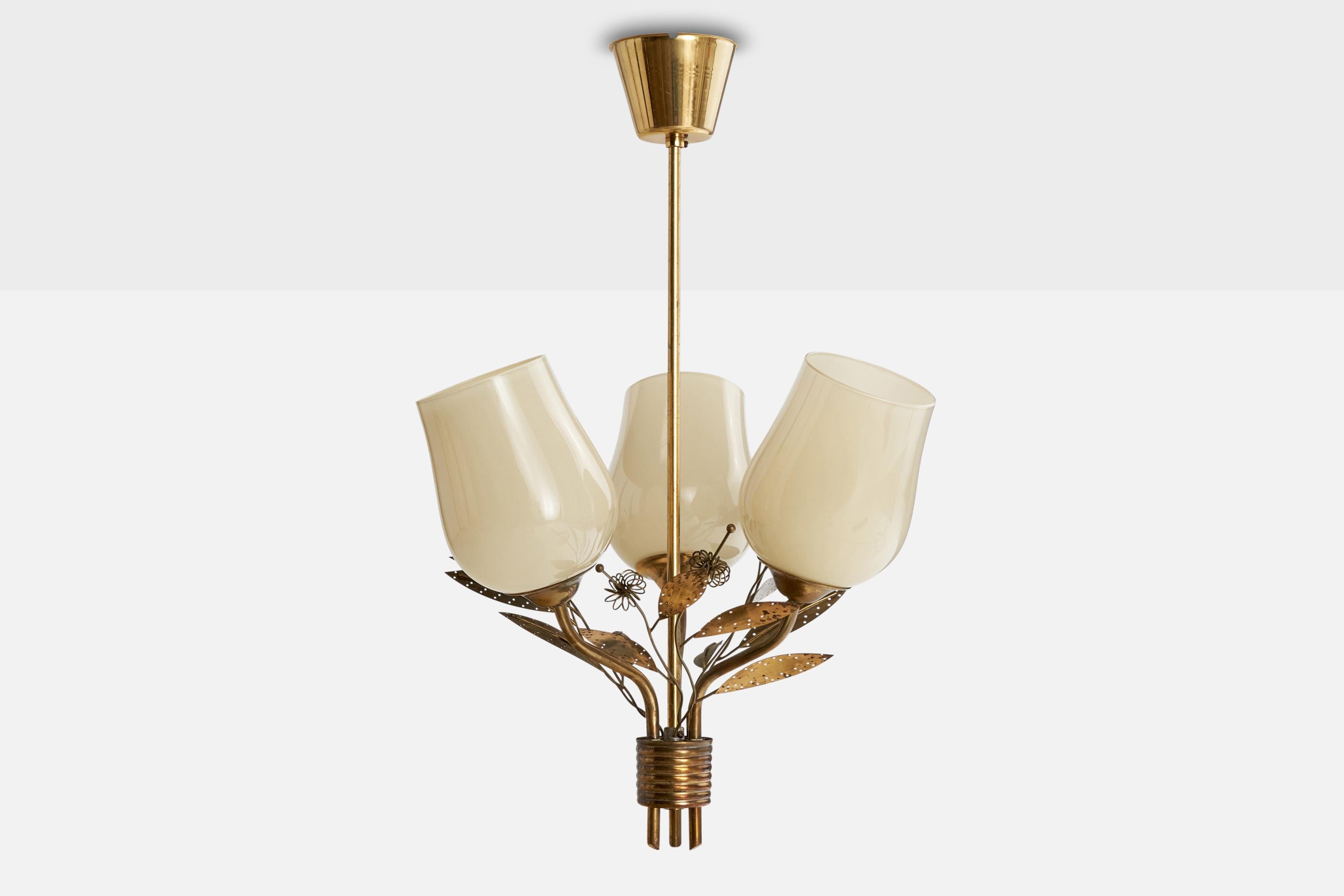 Scandinavian Modern ITSU, Chandelier, Brass, Glass, Finland, 1950s For Sale
