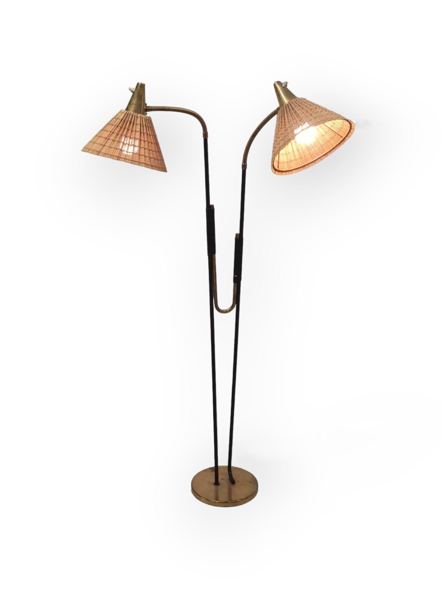 Itsu Floor Lamp Model No. EN 31, 1950s For Sale 7