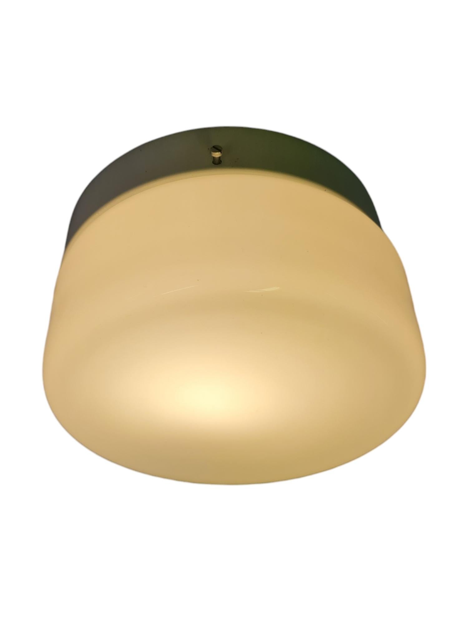 Plafonnier minimaliste 
