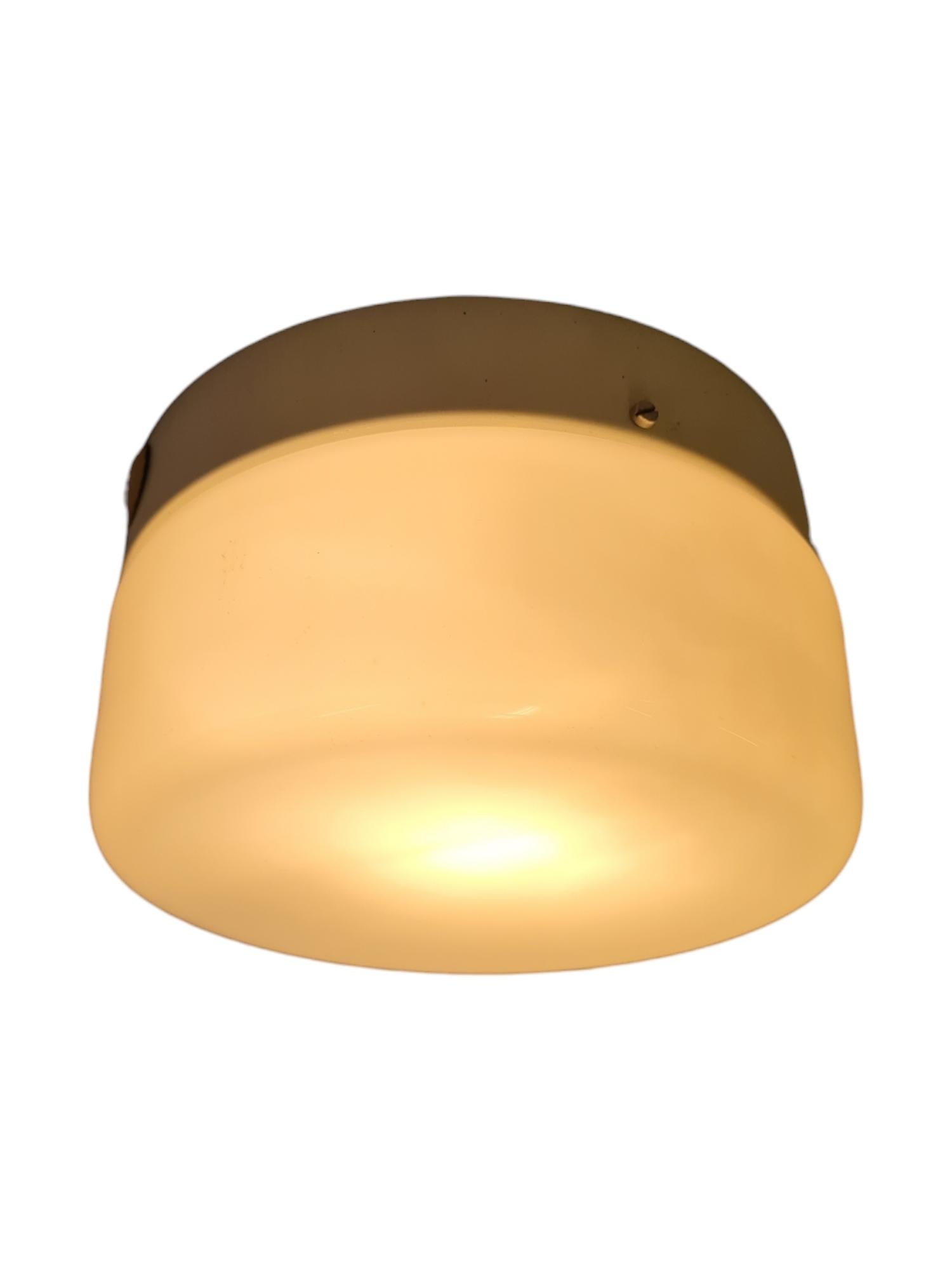 Plafonnier minimaliste 
