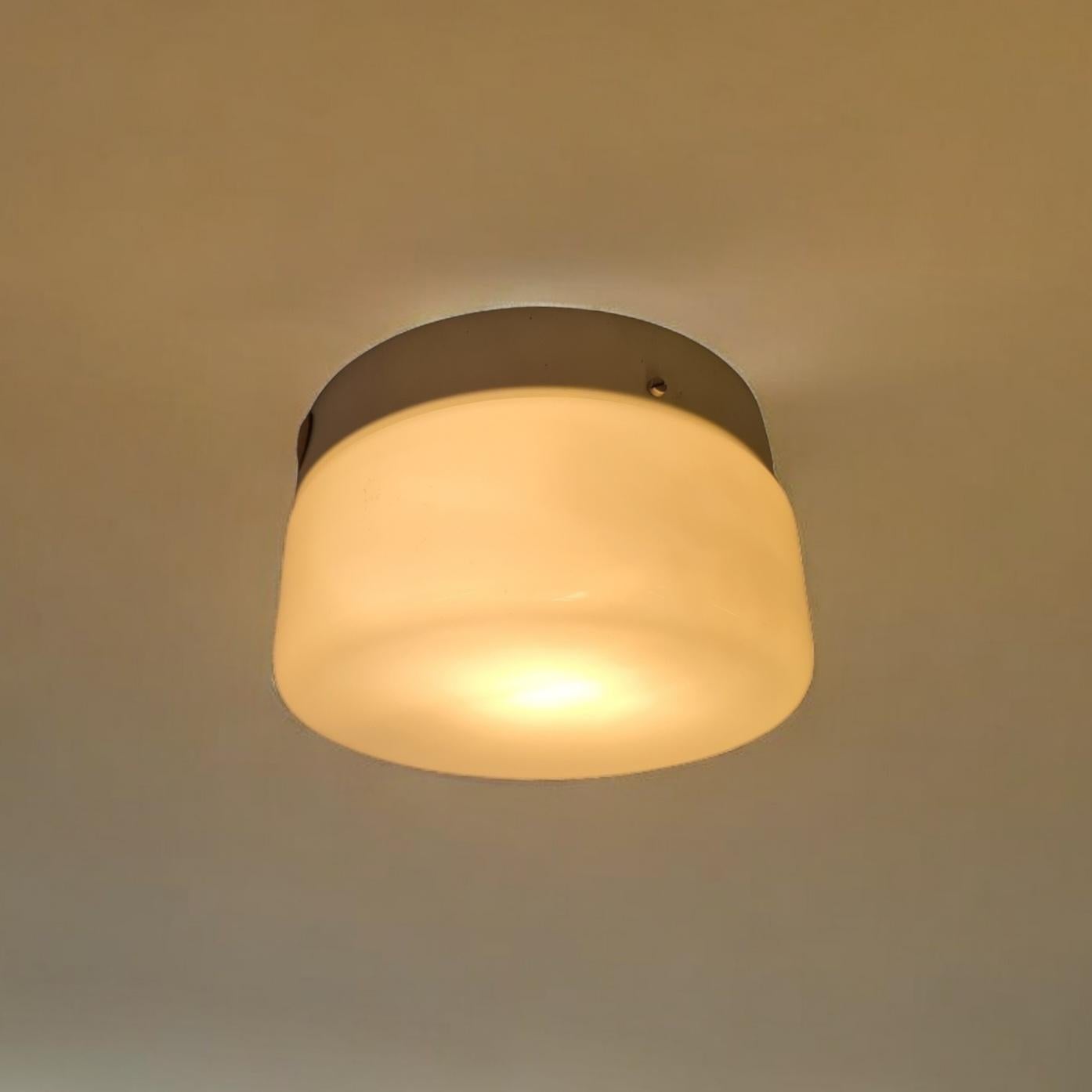 Minimaliste Plafonnier minimaliste 