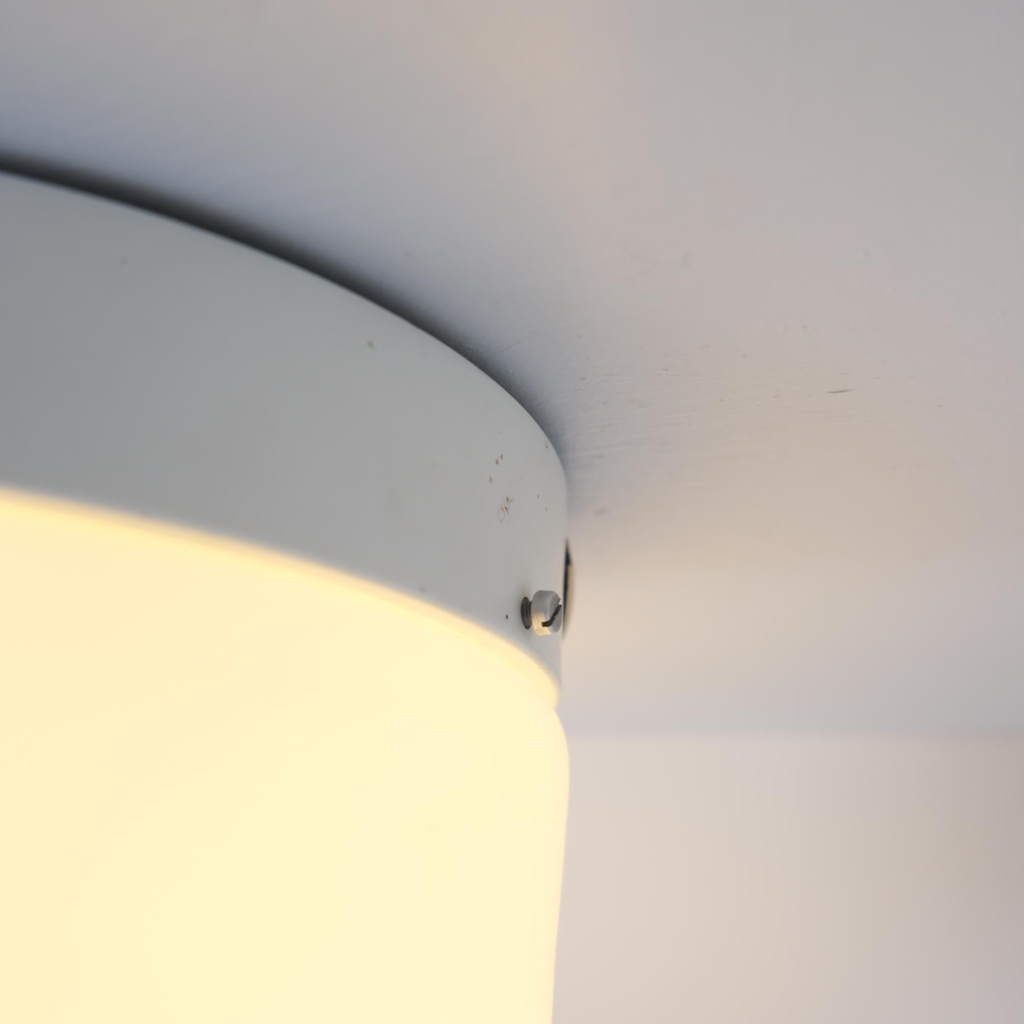 Plafonnier minimaliste 