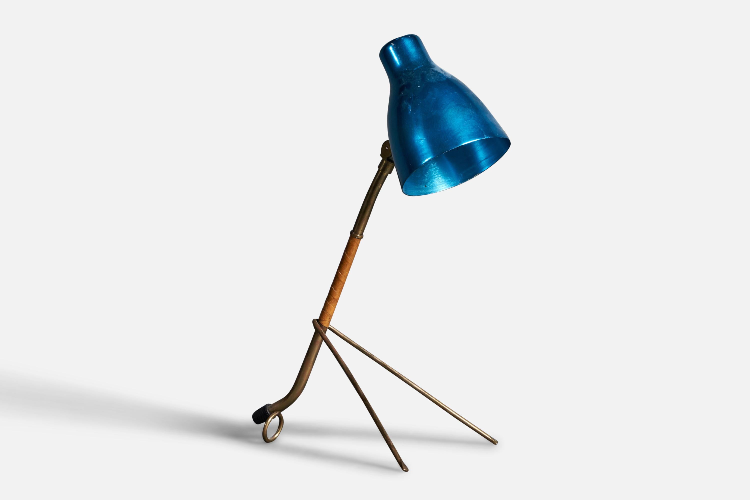 Finnish Itsu, Modernist Table Lamp, Brass, Leather, Anodized Aluminum, Finland, 1950s For Sale
