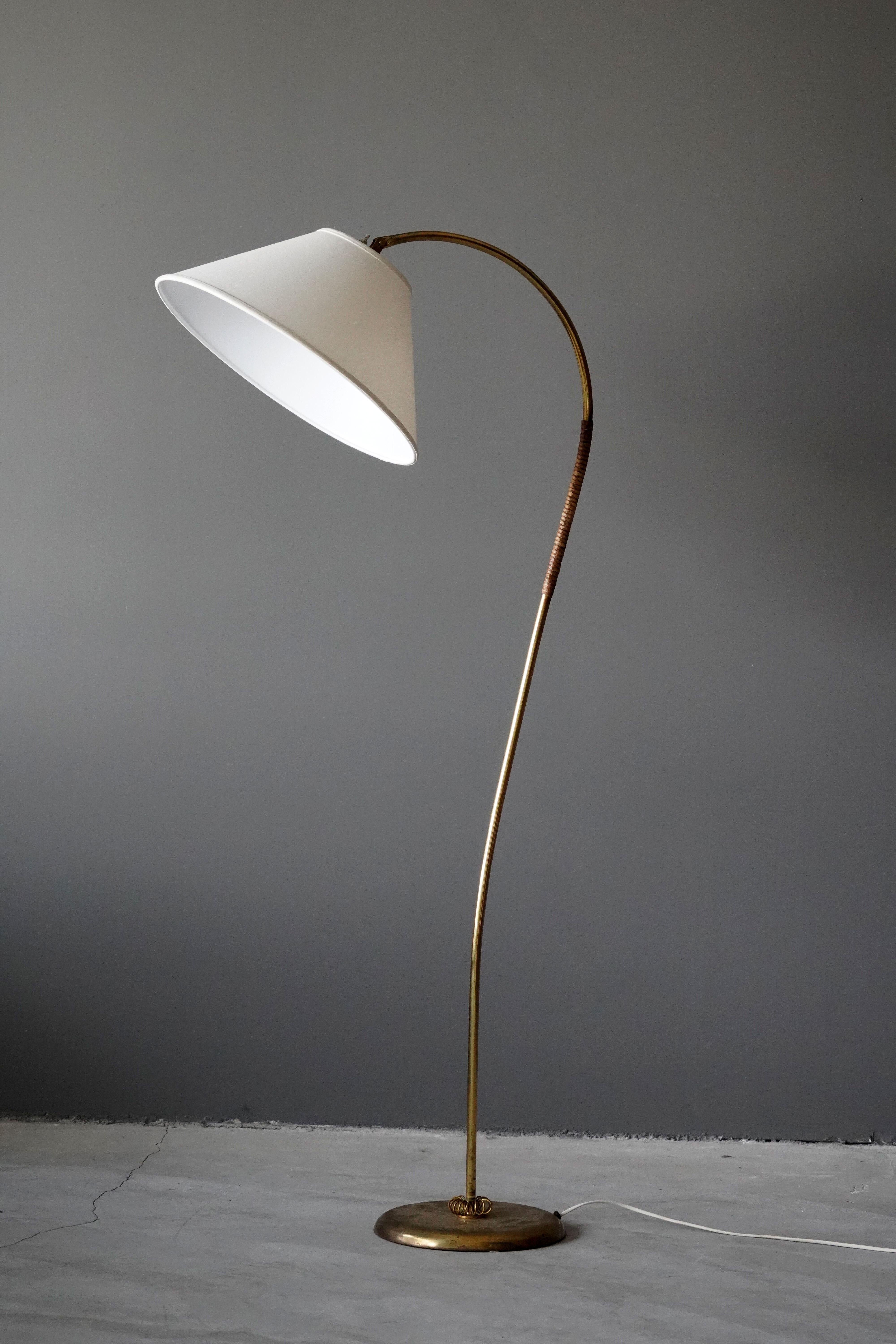 A rare floor by Finnish producer, Itsu. Stamped. Features superb details such as a brass-thread ribbon and original reed wrapping. Brand new high end lampshade.


Other notable lighting designers of the 20th century include Paavo Tynell, Alvar