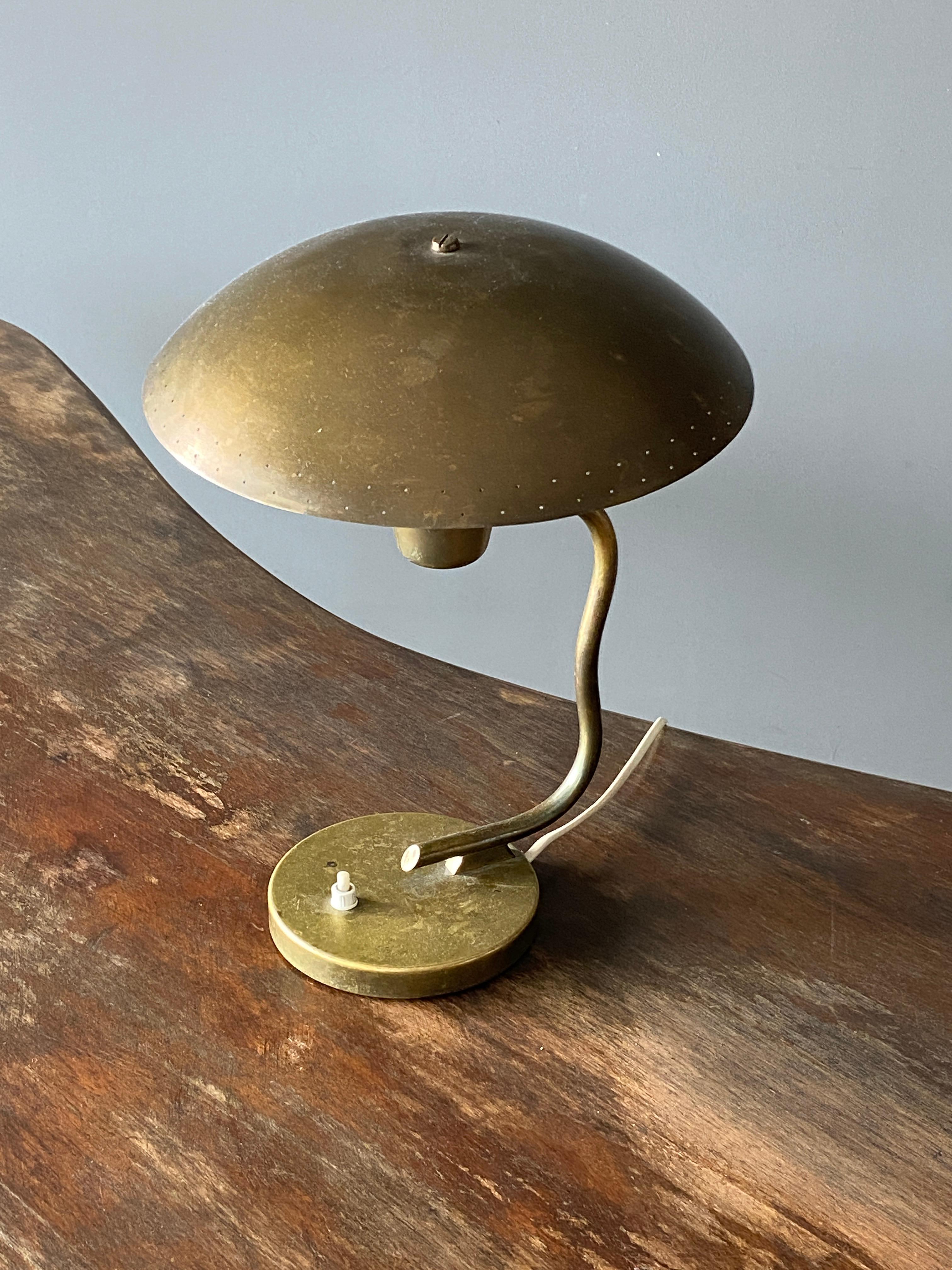 Scandinavian Modern Itsu, Organic Modernist Table Lamp / Desk Light, Brass, Finland, 1950s