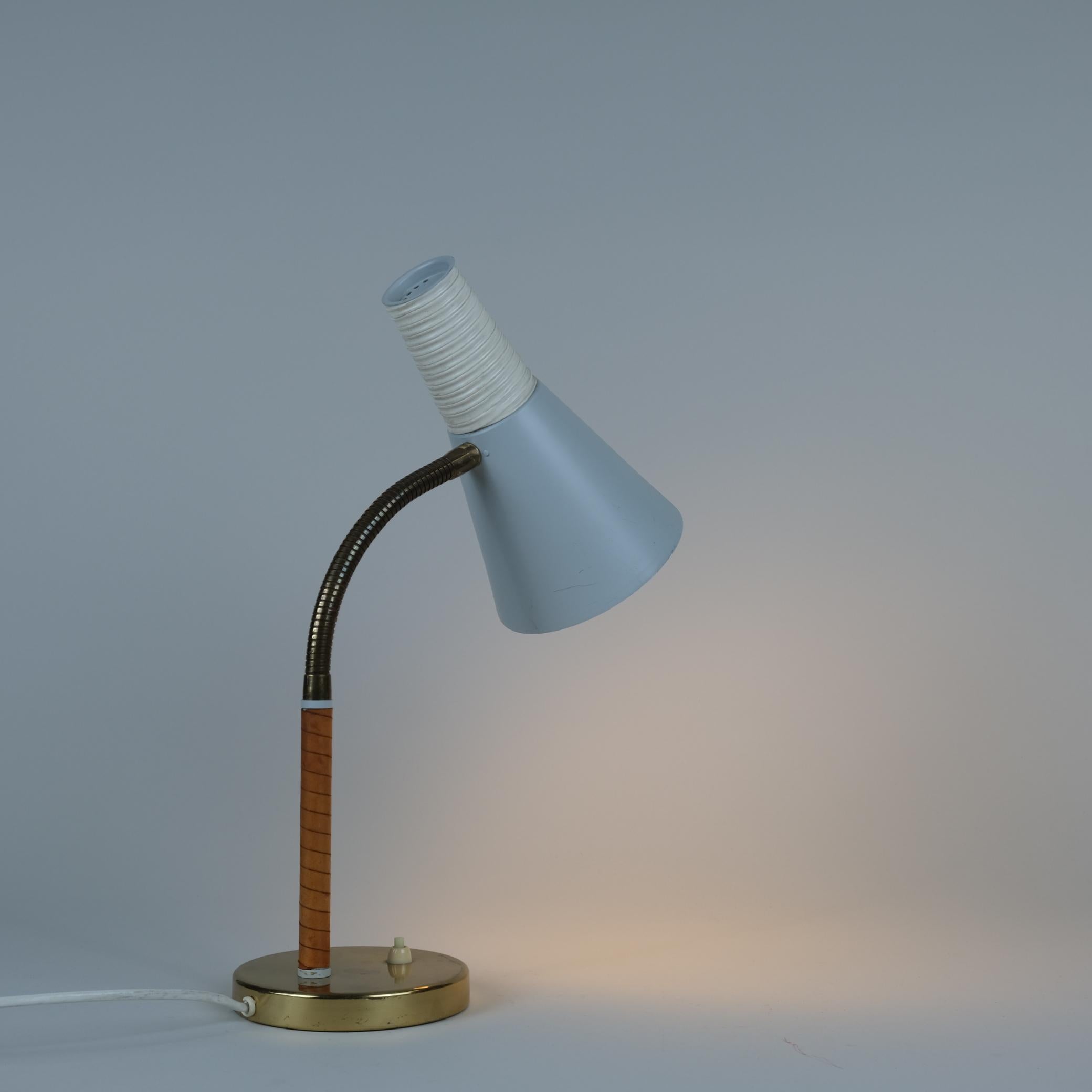 Scandinavian Modern Itsu Table Lamp Ak 21 in White, Gray, Leather and Brass, 1950s For Sale