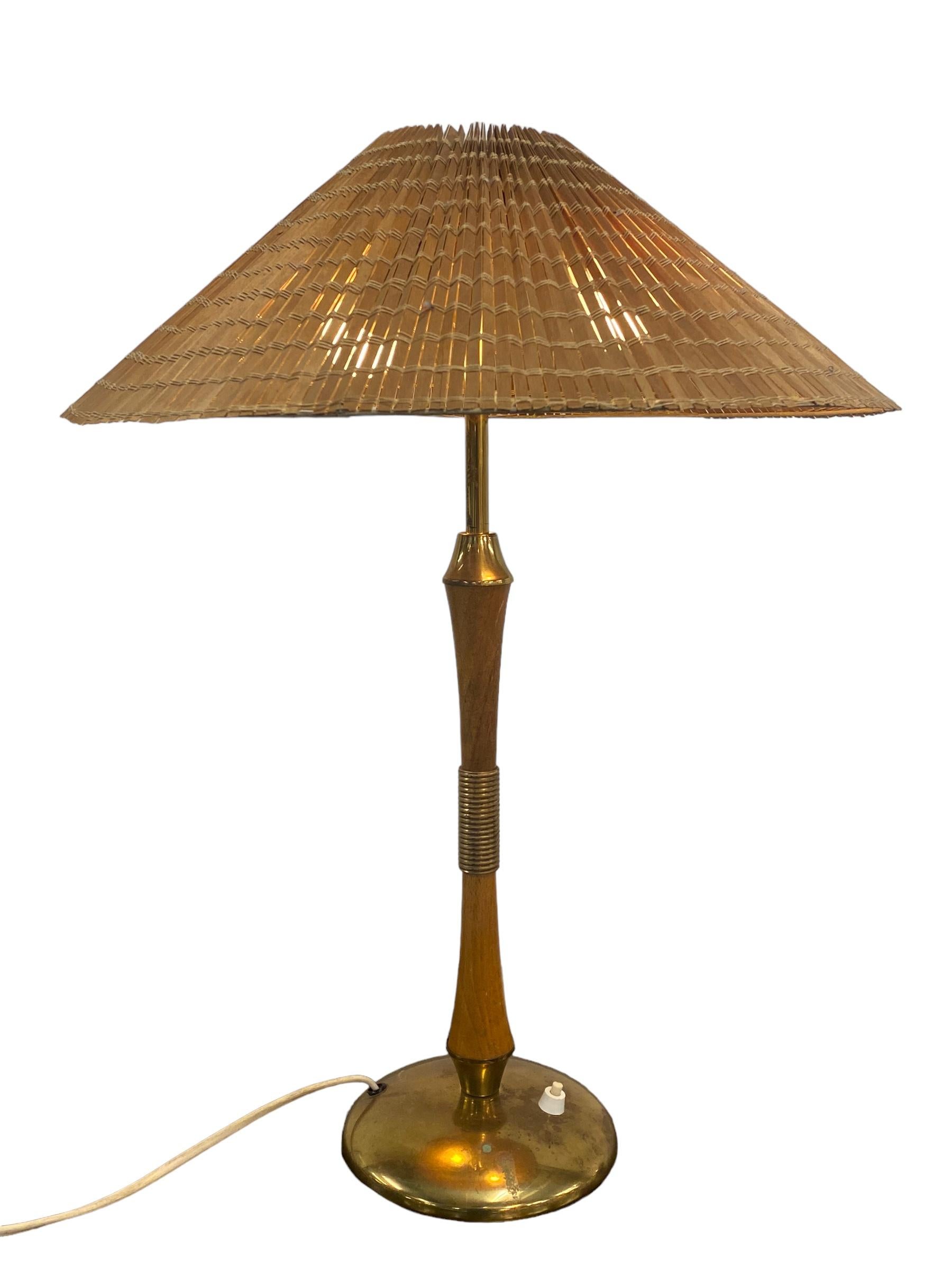 Finnish Itsu Table Lamp Model. EV41 For Sale