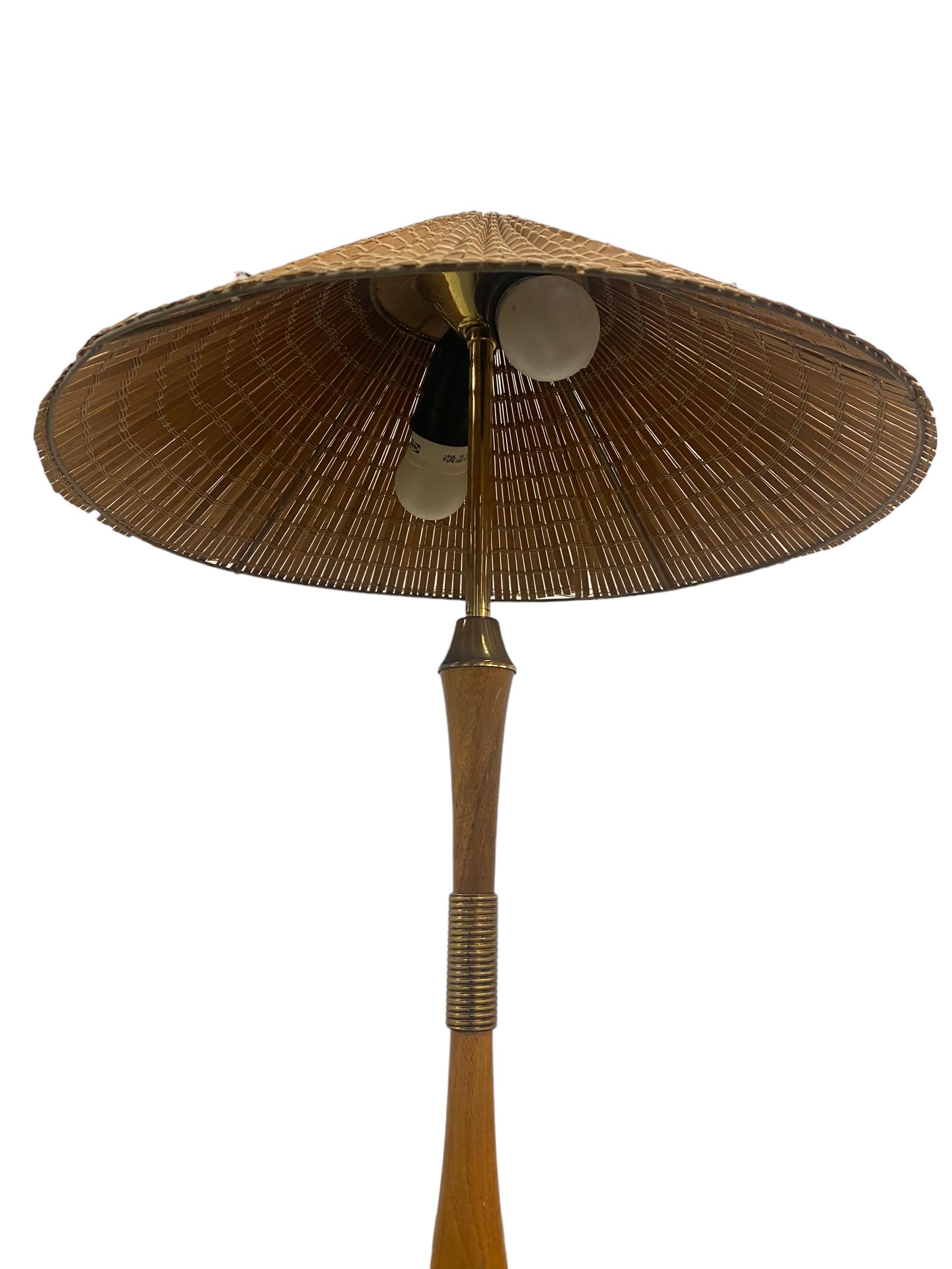 Brass Itsu Table Lamp Model. EV41 For Sale