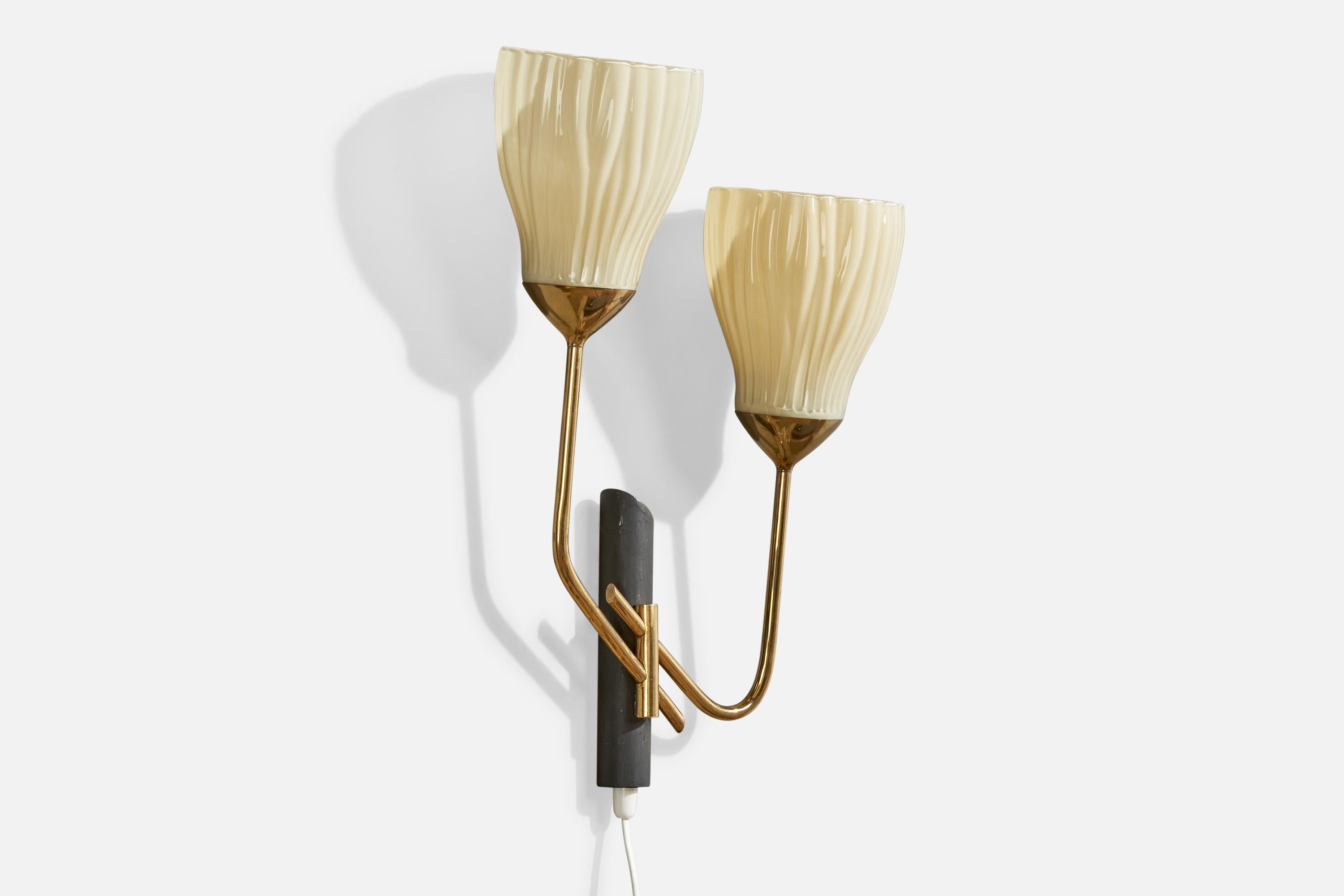 Scandinavian Modern Itsu, Wall Light, Brass, Metal, Glass, Finland, 1950s For Sale
