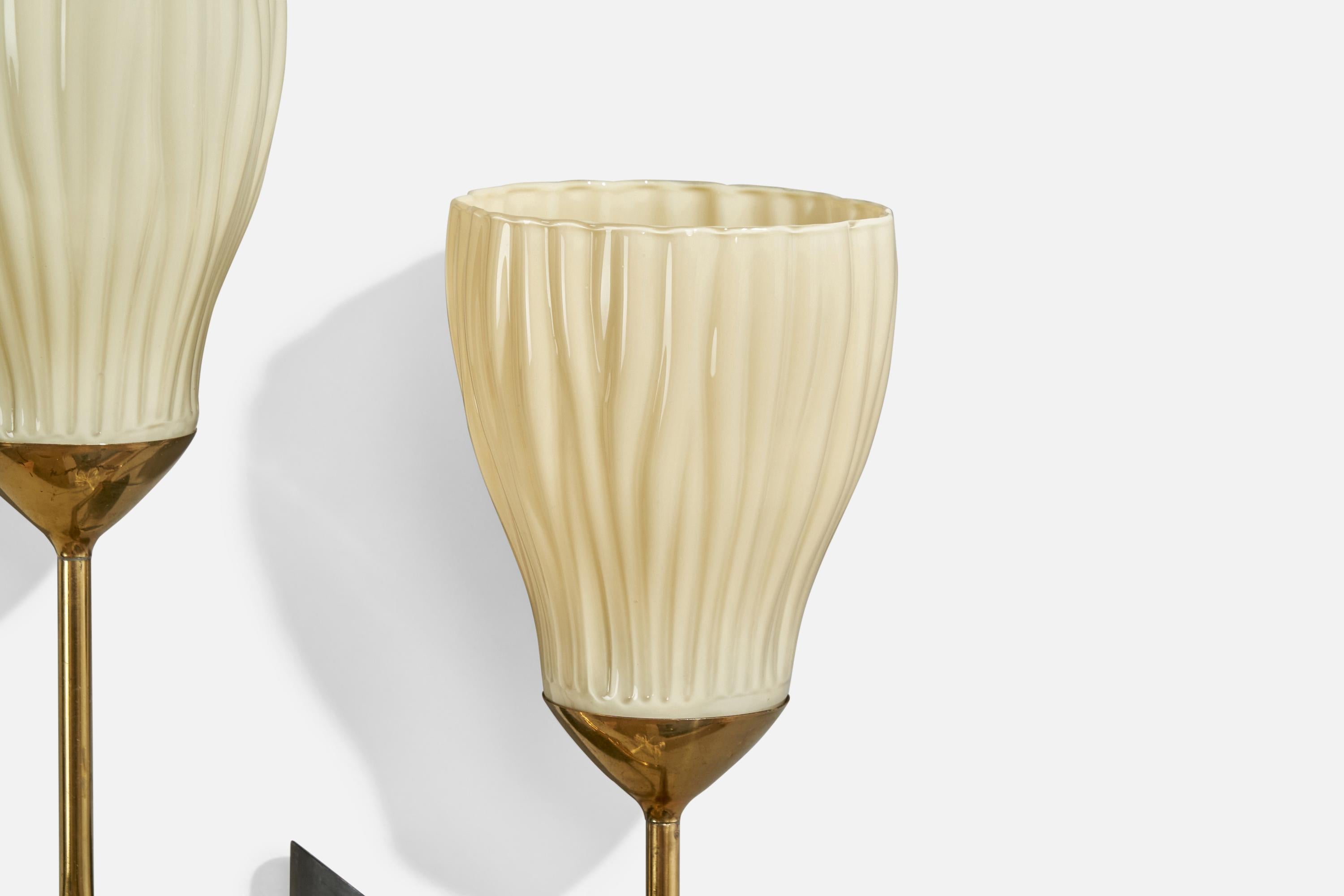 Mid-20th Century Itsu, Wall Light, Brass, Metal, Glass, Finland, 1950s For Sale