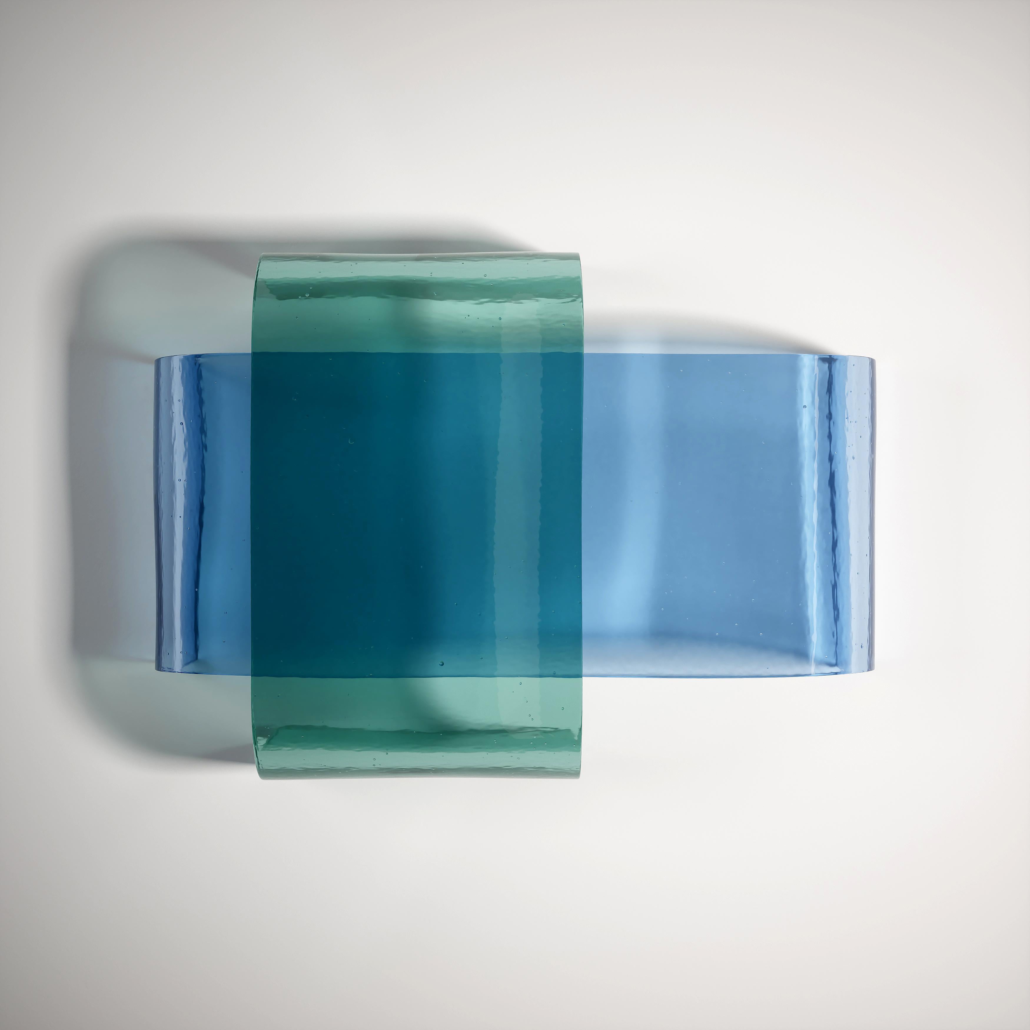 Moderne Ensemble de tables basses en verre coulé de couleur vert et bleu Itzel par Fred&Juul en vente