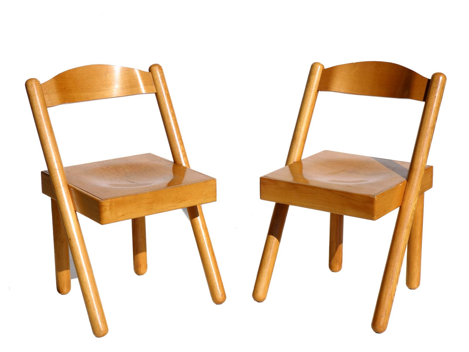 1972 von Stilwood.
Stühle aus Eschenholz.
Seltenes Modell.
Sehr guter Zustand.