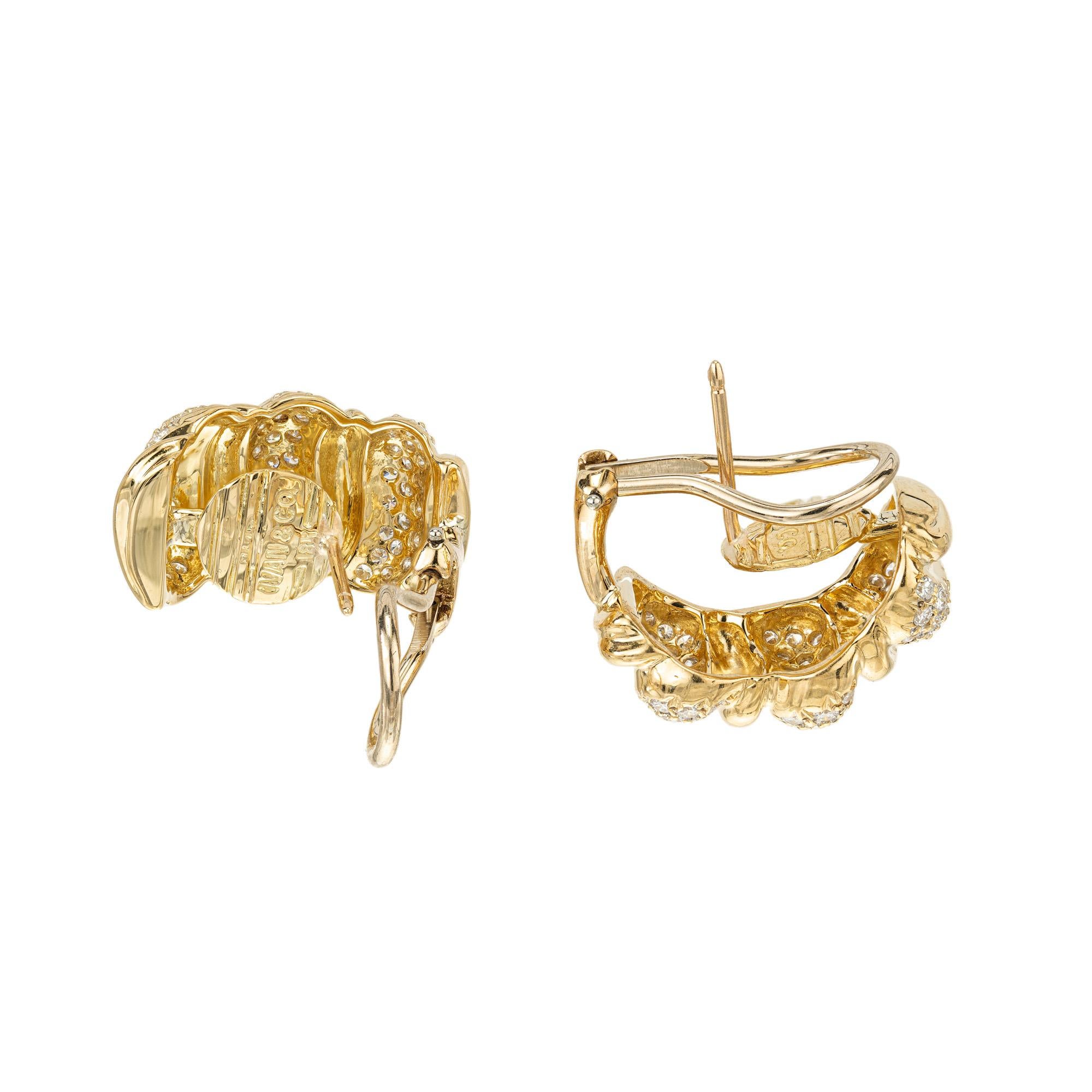 Taglio rotondo Orecchini a clip in oro giallo con diamante da 1,60 carati di Ivan & Co. in vendita
