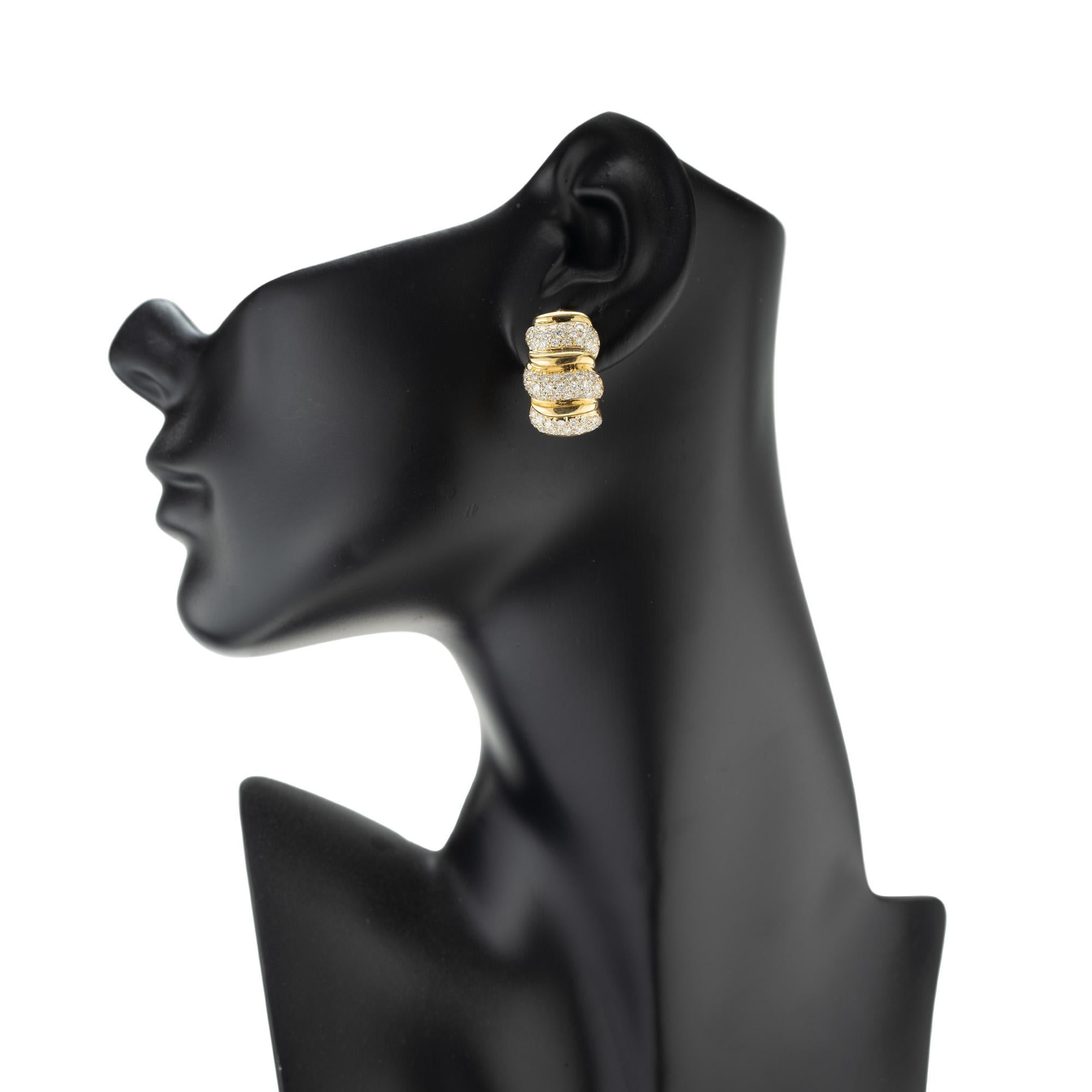 Donna Orecchini a clip in oro giallo con diamante da 1,60 carati di Ivan & Co. in vendita