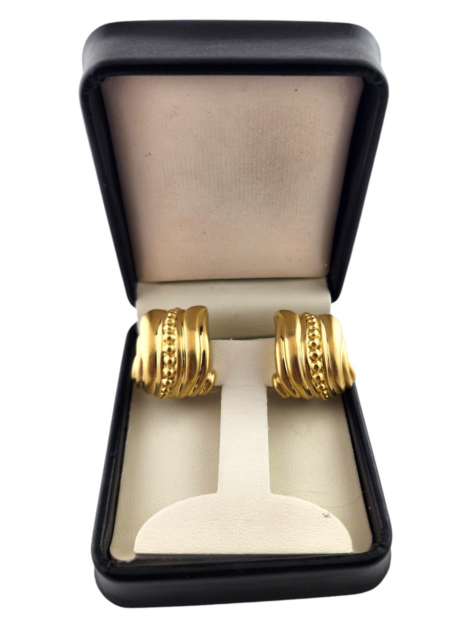 Ivan & Co. Boucles d'oreilles à levier en or jaune 18 carats n° 19165 en vente 3