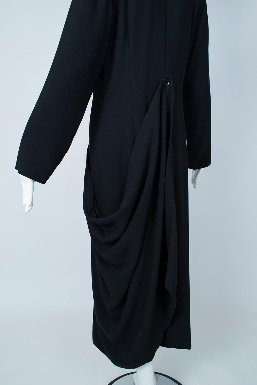 Ivan Grundahl Black Avant Garde Wrapping Draped Trench Coat – Eu 40 (Med), 1990s For Sale 7