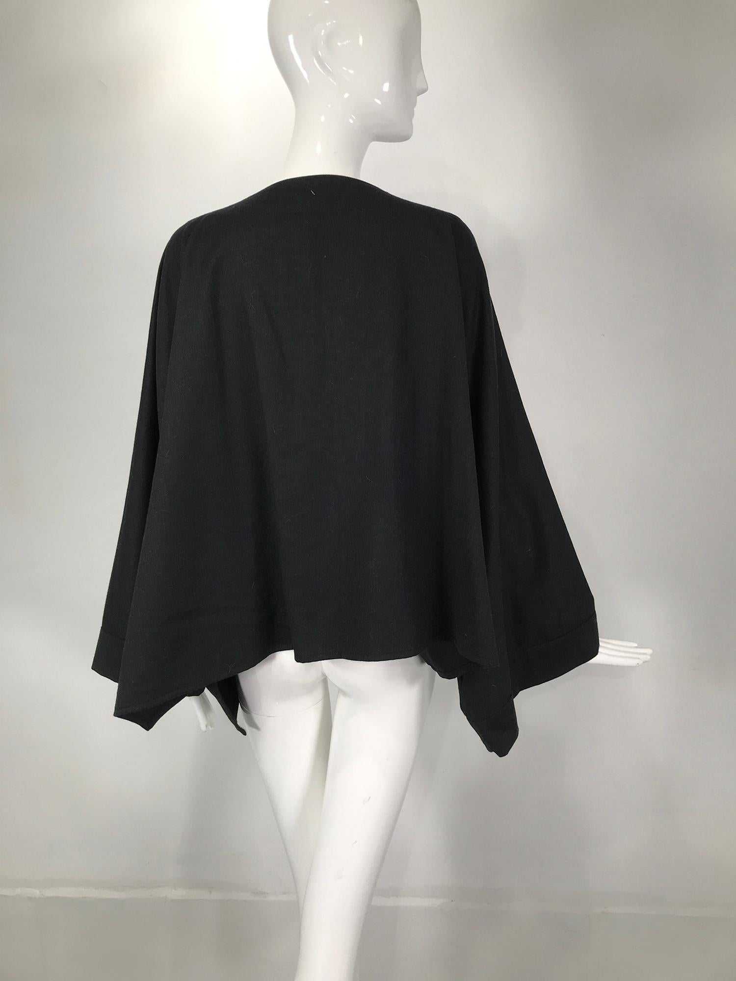 Ivan Grundahl Black Wool Kimono Sleeve Asymmetrical Hem Jacket In Good Condition For Sale In West Palm Beach, FL