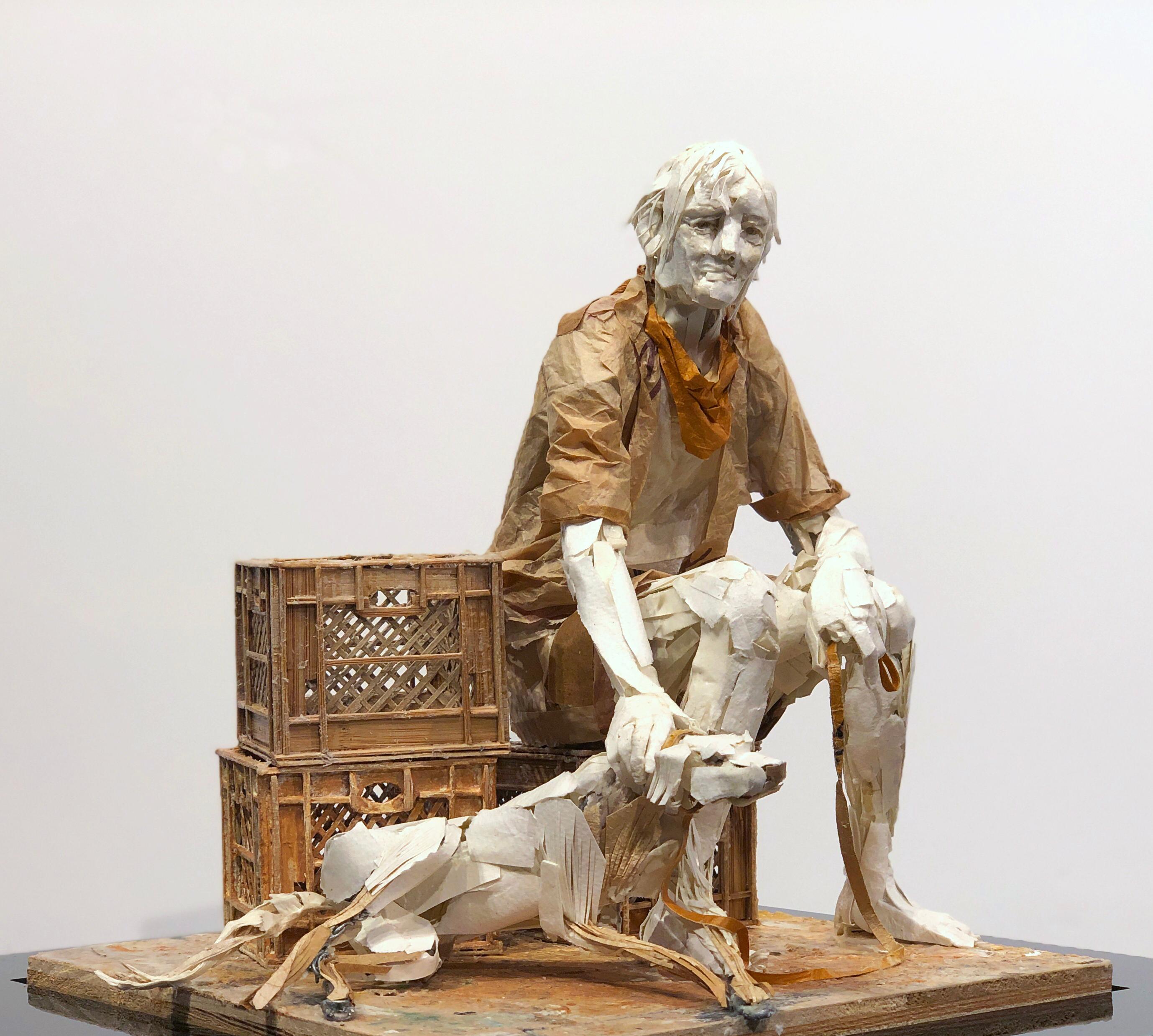 Man mit Hund - Sehr detaillierte Skulptur aus Papier:: Klebeband:: Draht und Holz – Mixed Media Art von Ivan Markovic