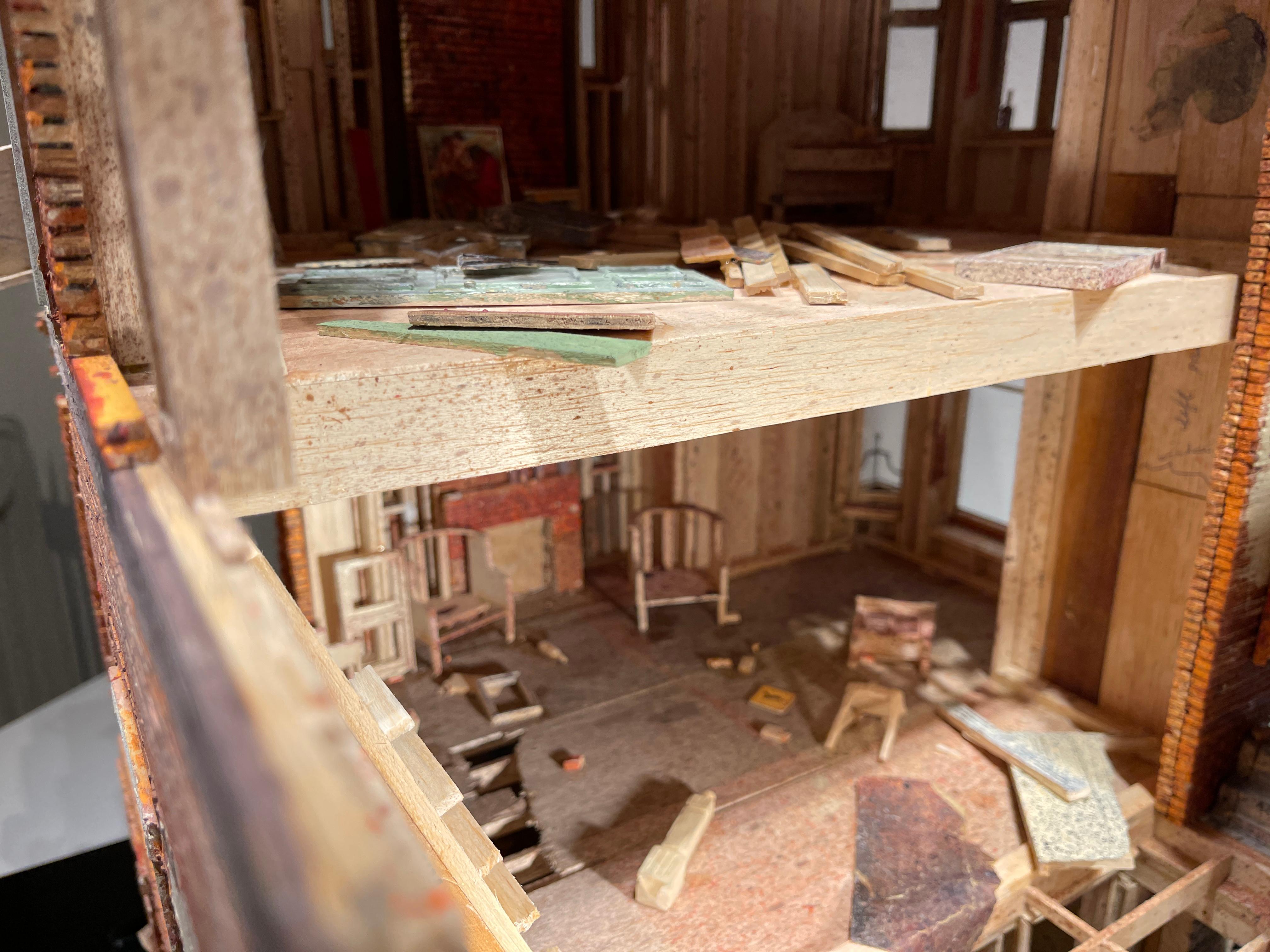 La mansión Redpath - Escultura a escala muy detallada, edificio en ruinas en venta 7