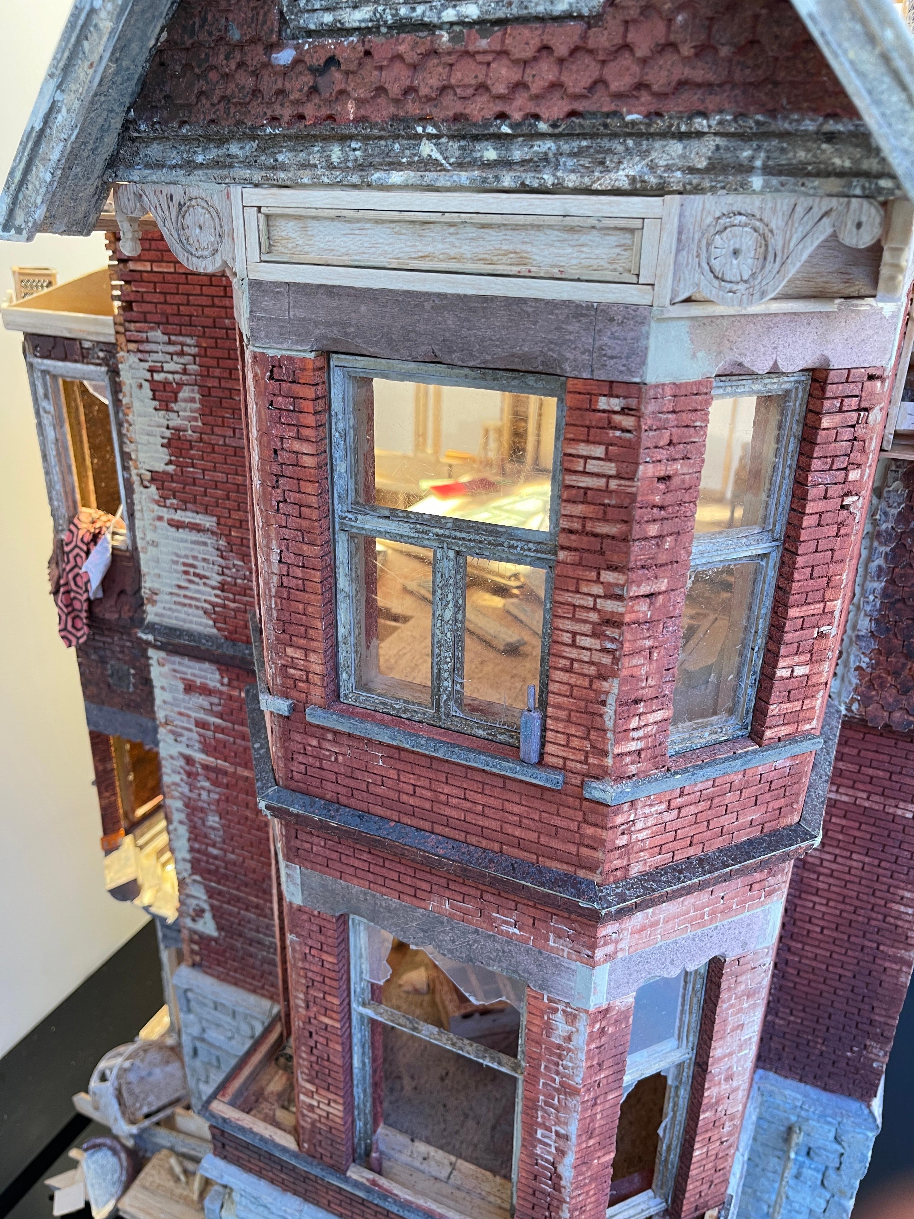 The Redpath Mansion - Highly Detailed Scale Model Sculpture, Crumbling Building For Sale 9