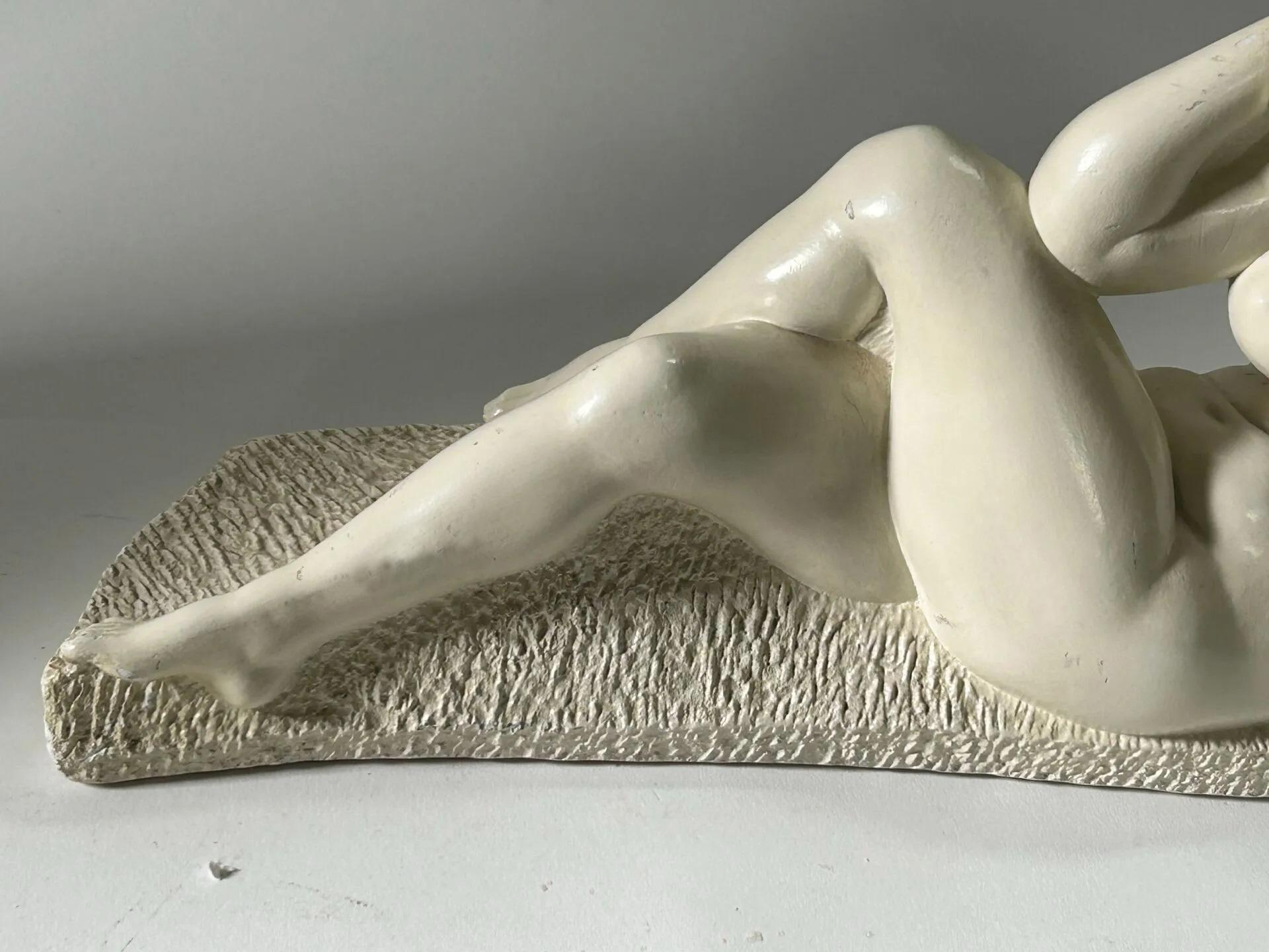 Ivan MESTROVIC (1883-1962) después de, Mujer pensativa Escultura de escayola sin firmar
con una etiqueta debajo 