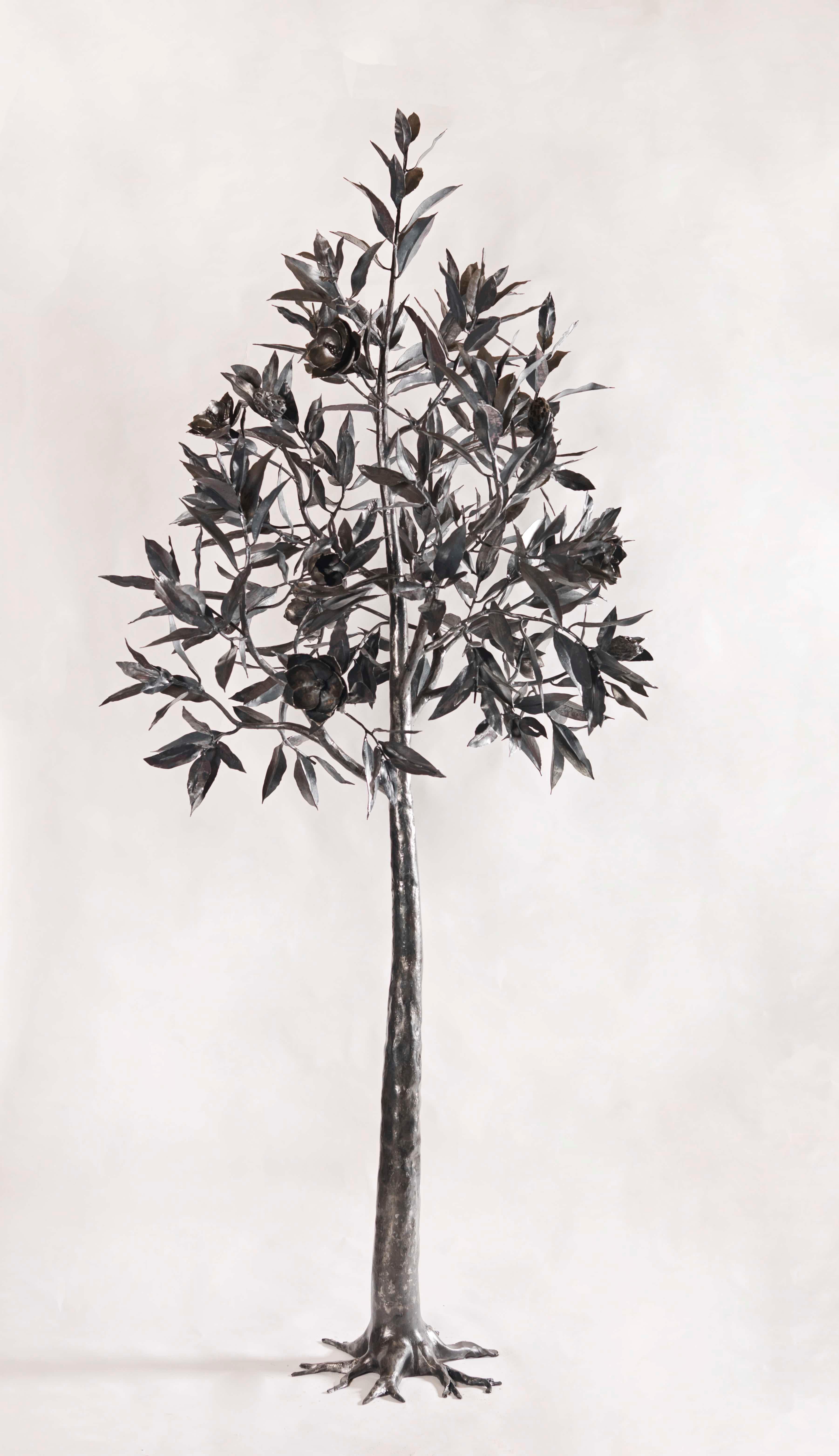 Arbre Magnolia en fer forgé unique noir  - sculpture monumentale d'intérieur et d'extérieur en vente 2