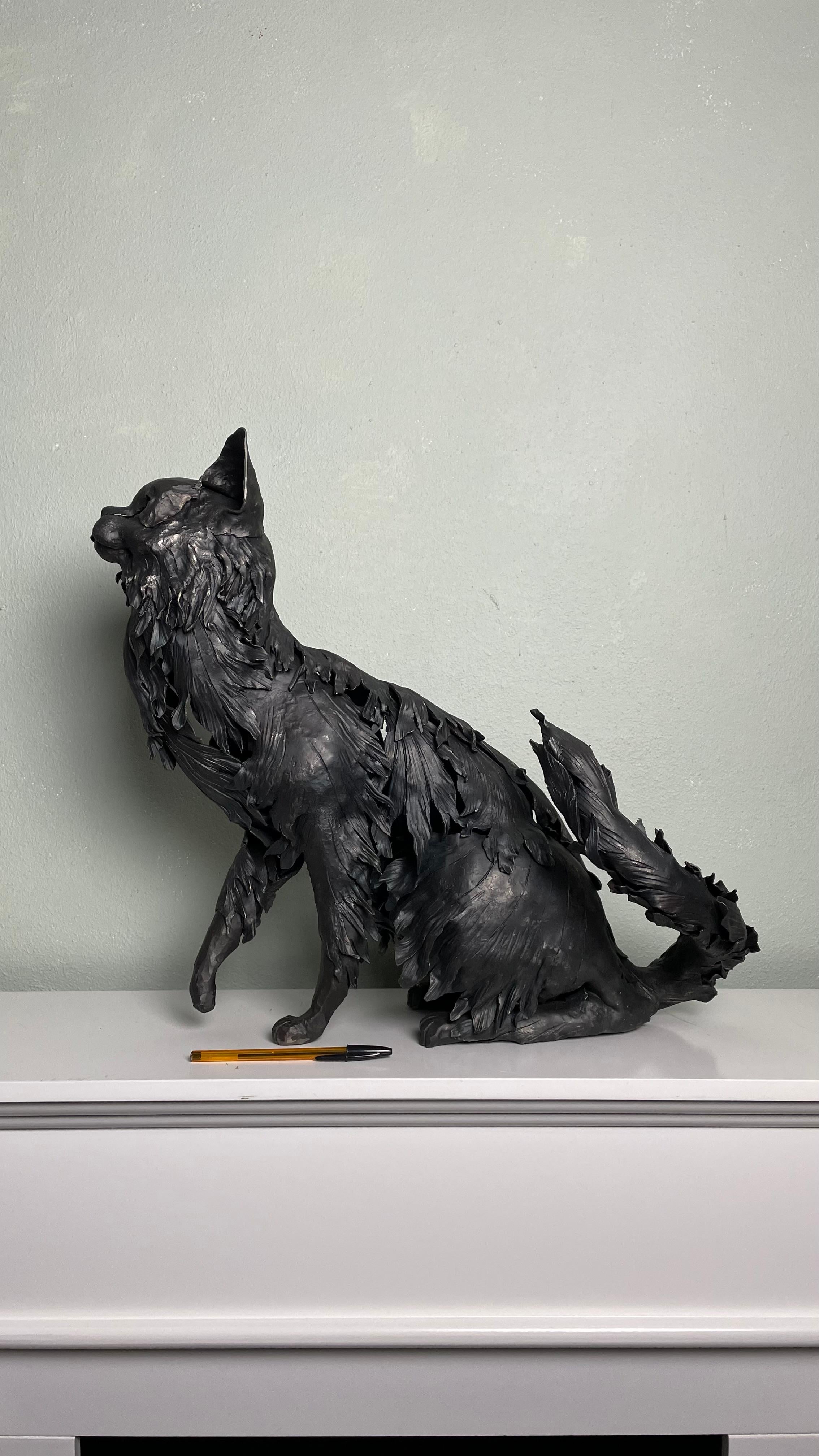 Cat in playful pose crafted in black wrough iron by Italian Master  For Sale 3