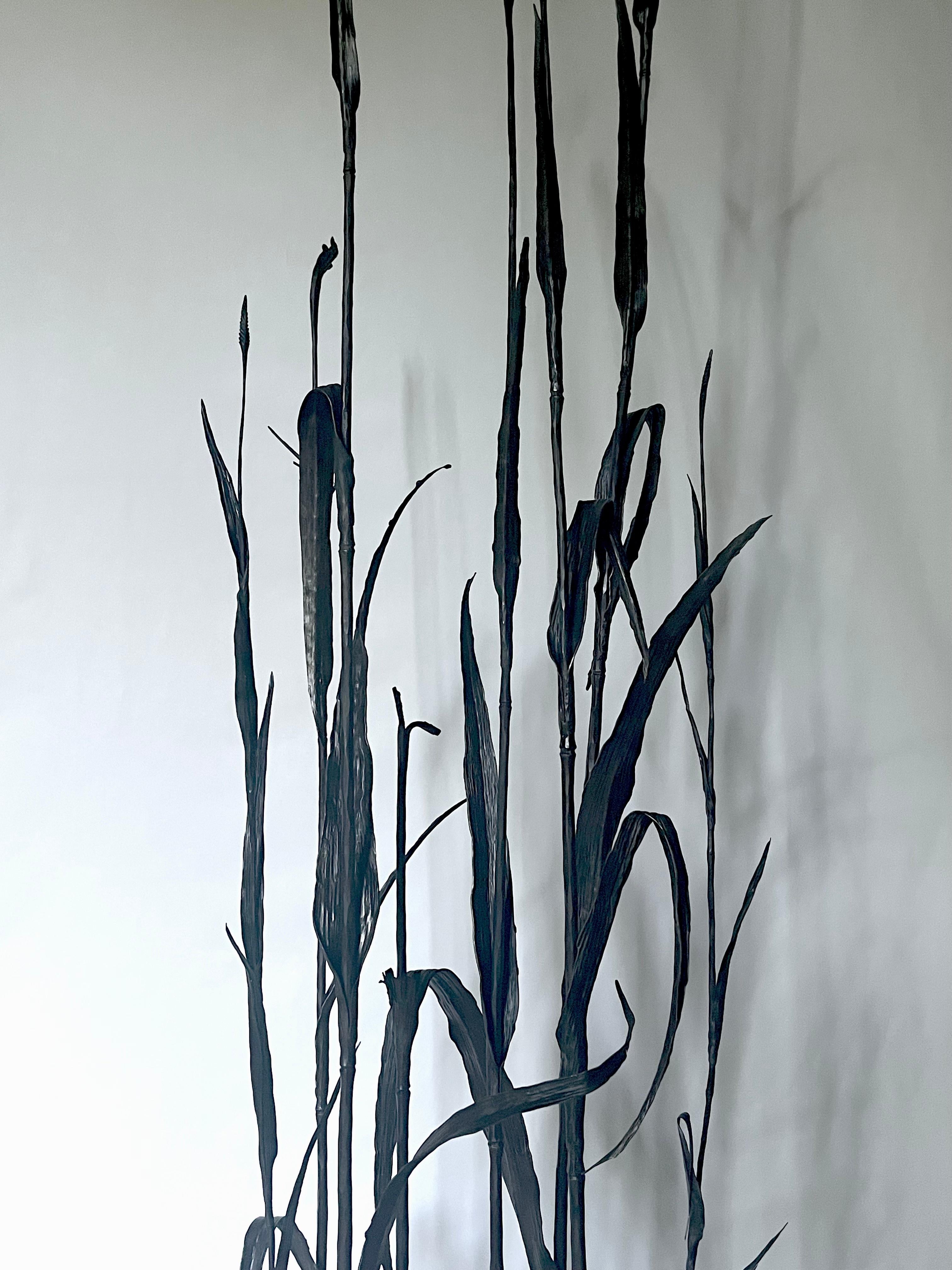 Incredible iron hand forged reed  Perfect outdoor and indoor sculpture - Figurative Sculpture Gray di Ivan Zanoni