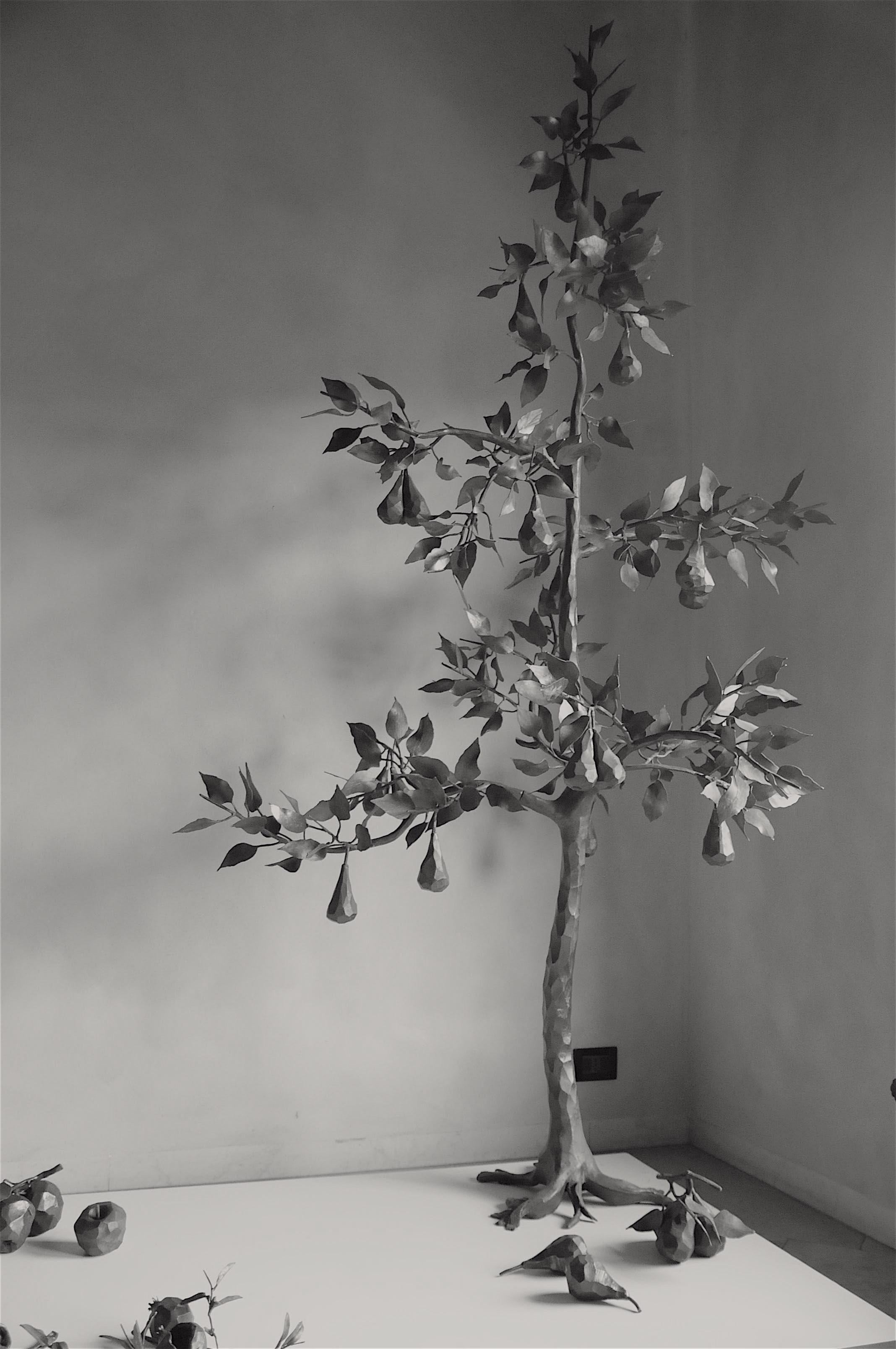 Ivan Zanoni Figurative Sculpture - Italian Pear tree, indoor and outdoor wrought iron sculpture. Unique proof.