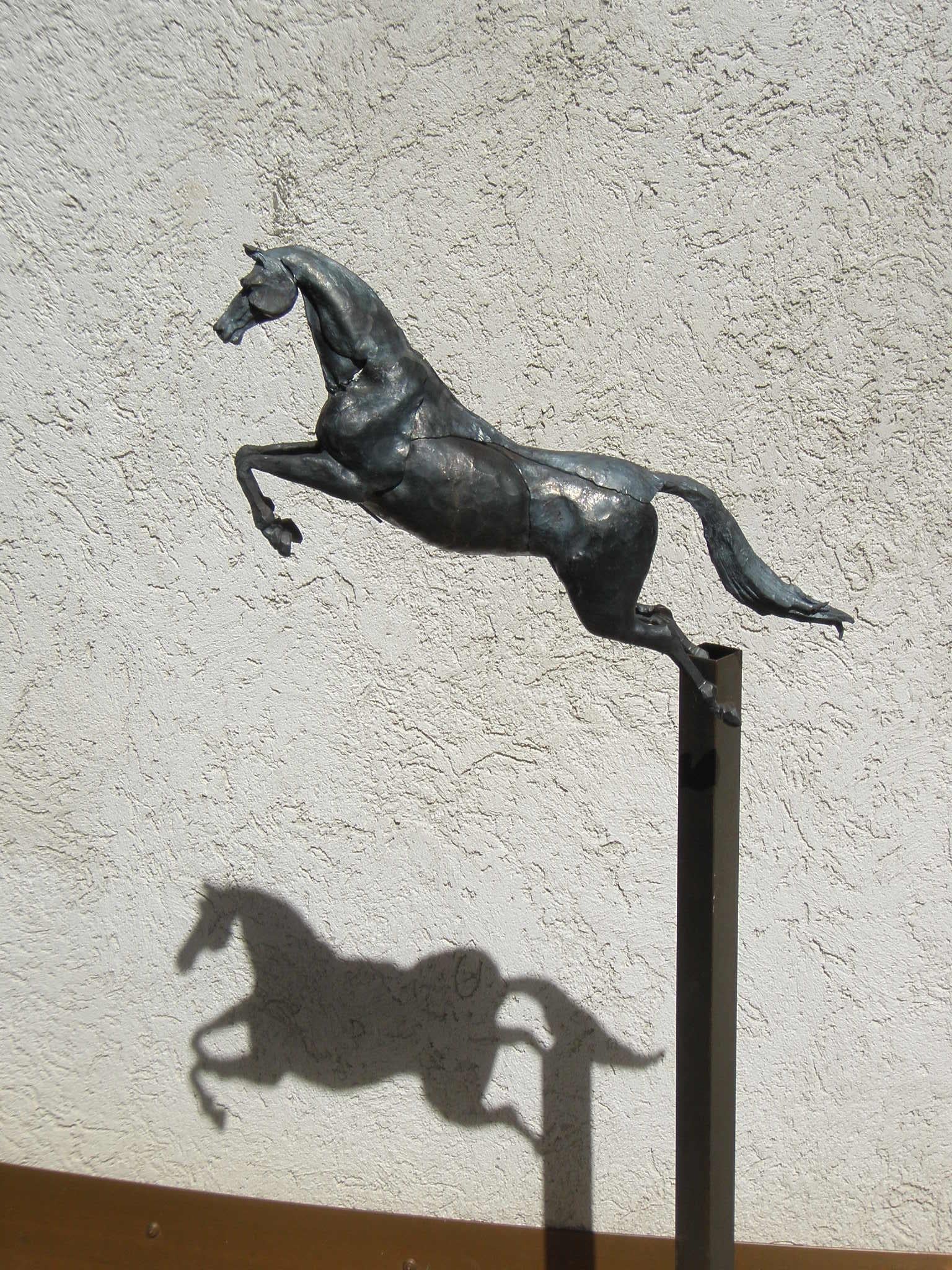 Jumping horse, black wrought iron animal sculpture by Italian blacksmith Zanoni - Sculpture by Ivan Zanoni