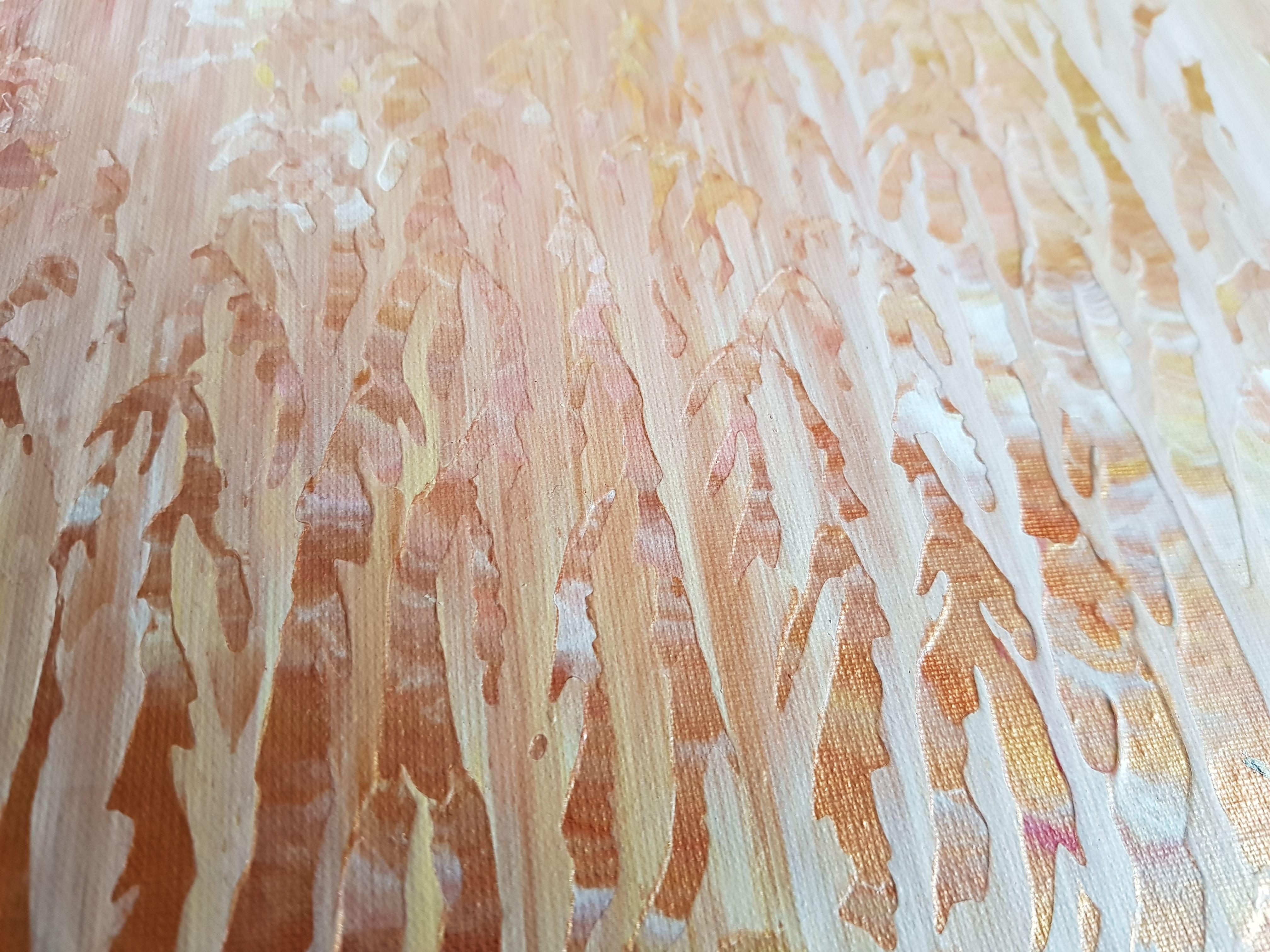 Un originale paesaggio astratto con una texture profonda ispirata a una serata invernale in cui il tramonto si riflette sullo spettacolo e trasforma la neve bianca in una favola rosa.    Il colore metallico oro e rame emerge dalla texture, si