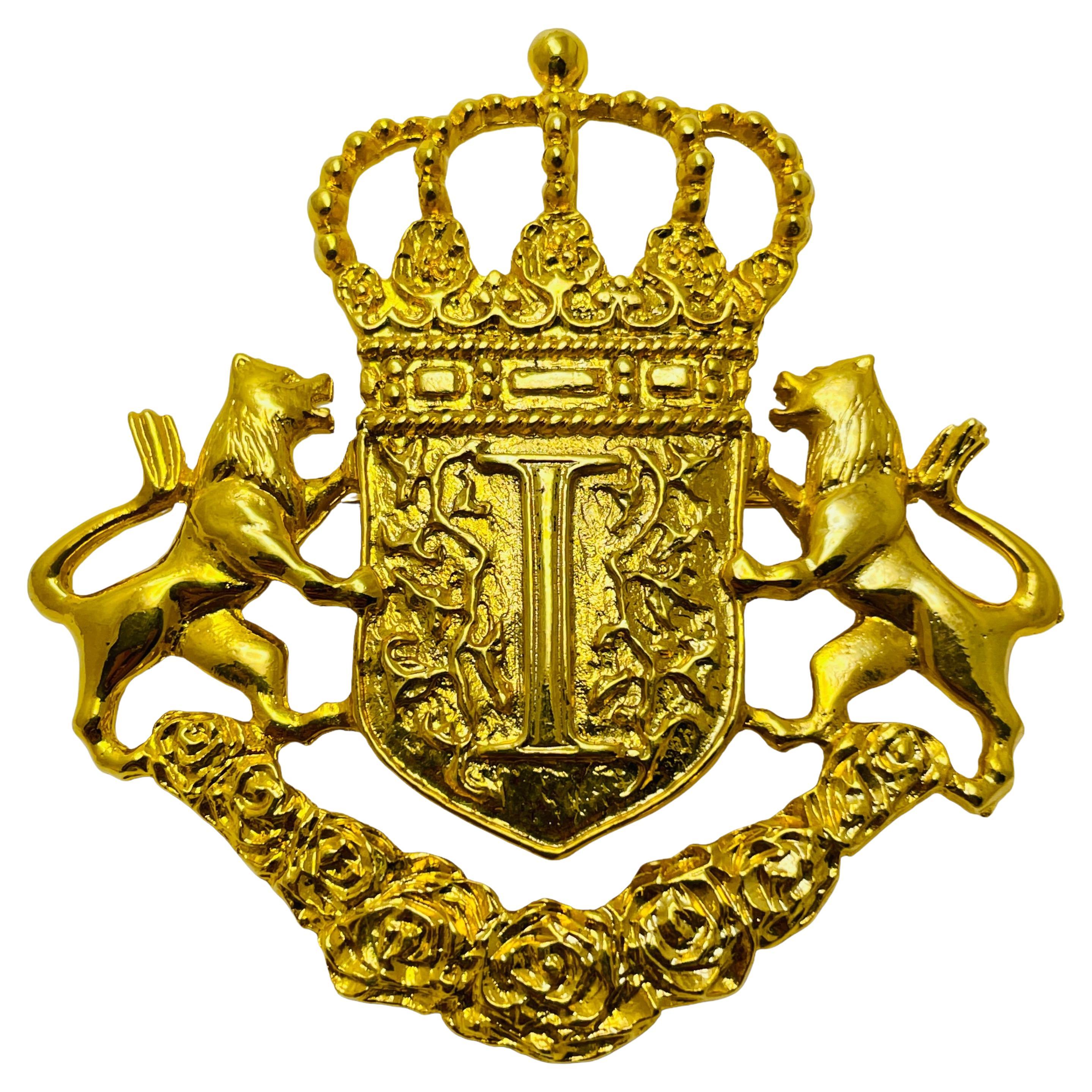 IVANA vintage gold lions crown shield designer runway brooch For Sale