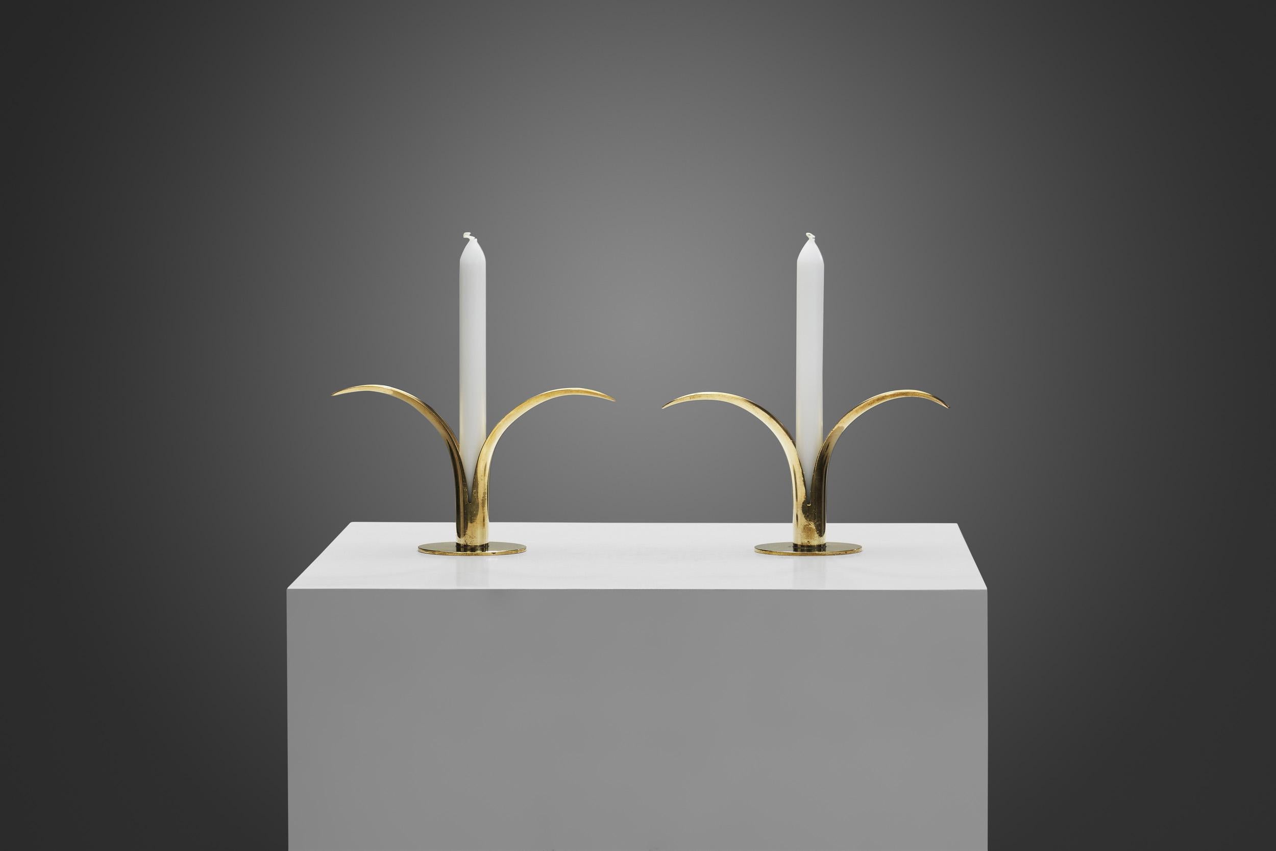 The Lily candlestick (“Liljan” in Swedish) was designed by the Swedish sculptor Ivar Ålenius-Björk for the world fair in New York in 1939. These candlesticks are common on dining tables and side tables throughout Sweden, but the design is an
