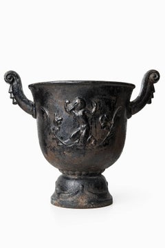 Urne / jardinière Faune Ivar Johnsson par Näfveqvarns Bruk en Suède