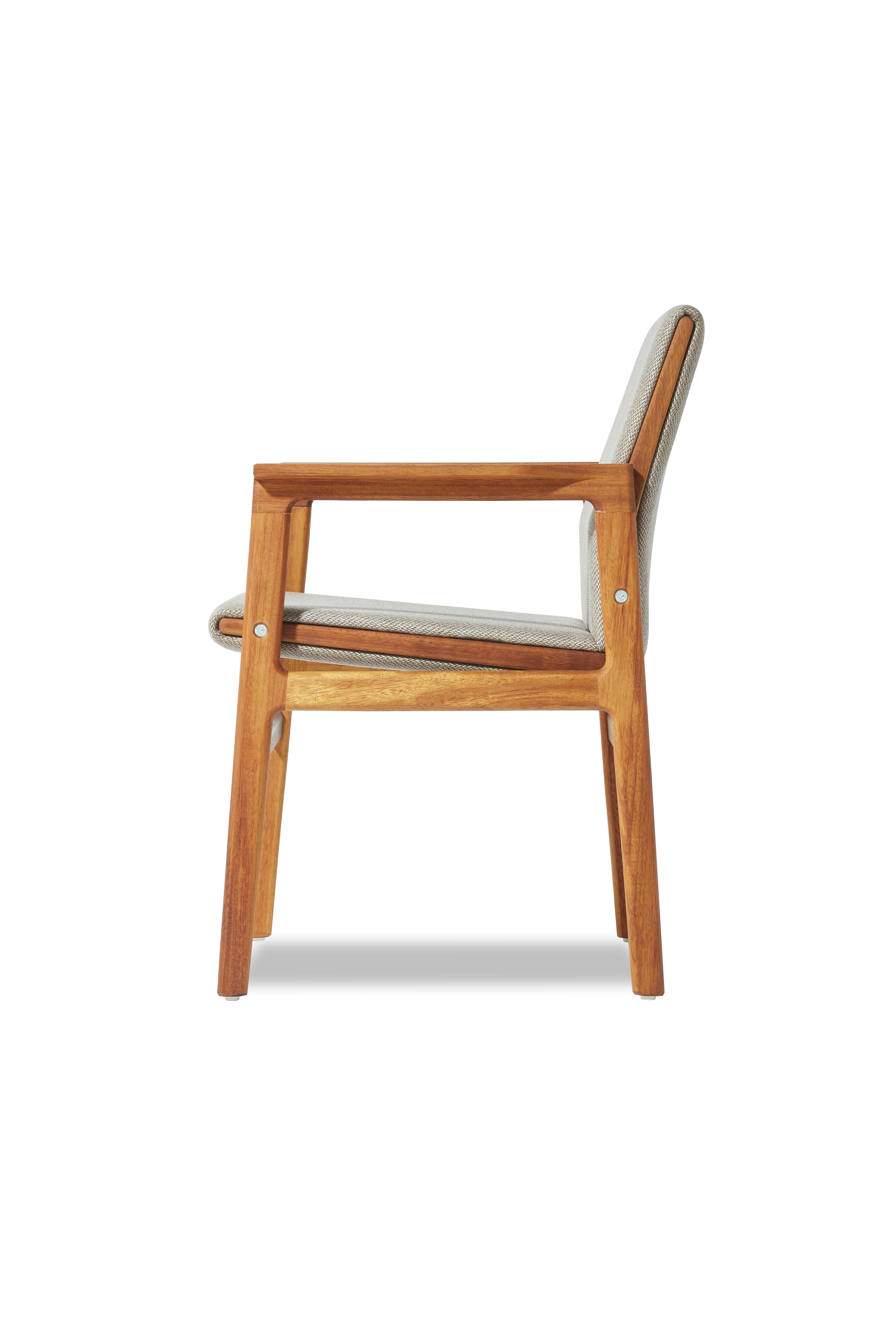 IVAR Esstischsessel für den Außenbereich aus massivem Iroko Taupe e von Contemporary Design Works (Moderne) im Angebot