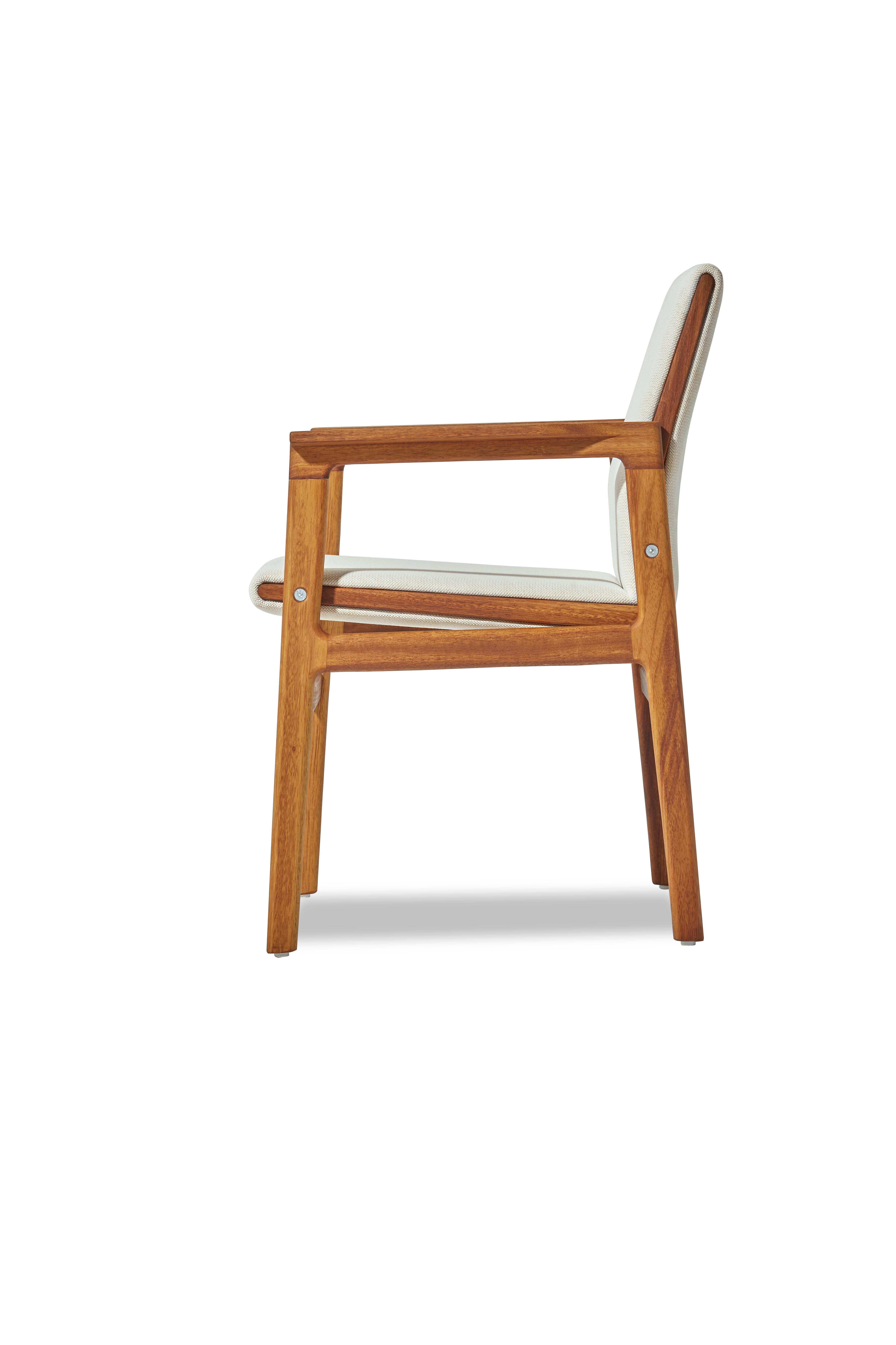 Sillón de comedor para exterior IVAR de madera maciza de iroko blanco por Contemporary Design Works Turco en venta