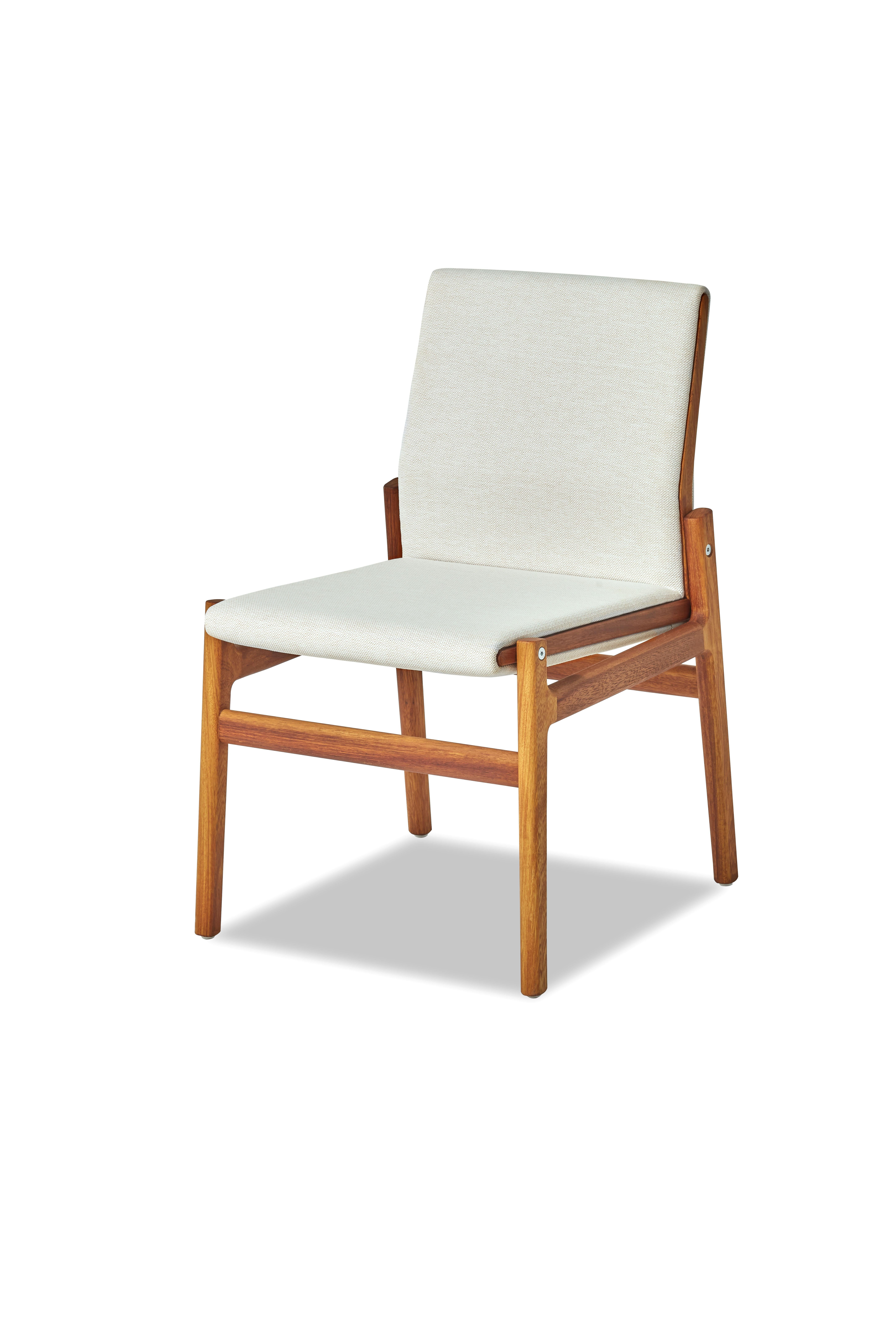 IVAR Außen-Esszimmerstuhl aus massivem Iroko Weiß von Contemporary Design Works (21. Jahrhundert und zeitgenössisch) im Angebot