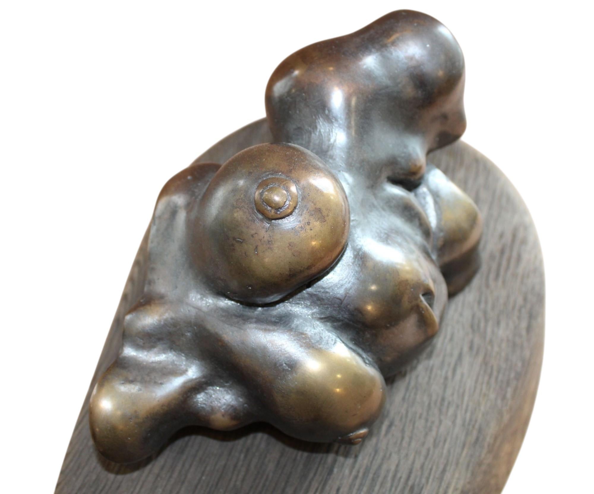 Torse XXL , Bronze/wood H 15 cm ; L 30cm ; L 20 cm - Expressionnisme abstrait Sculpture par Ivars Mikelsons