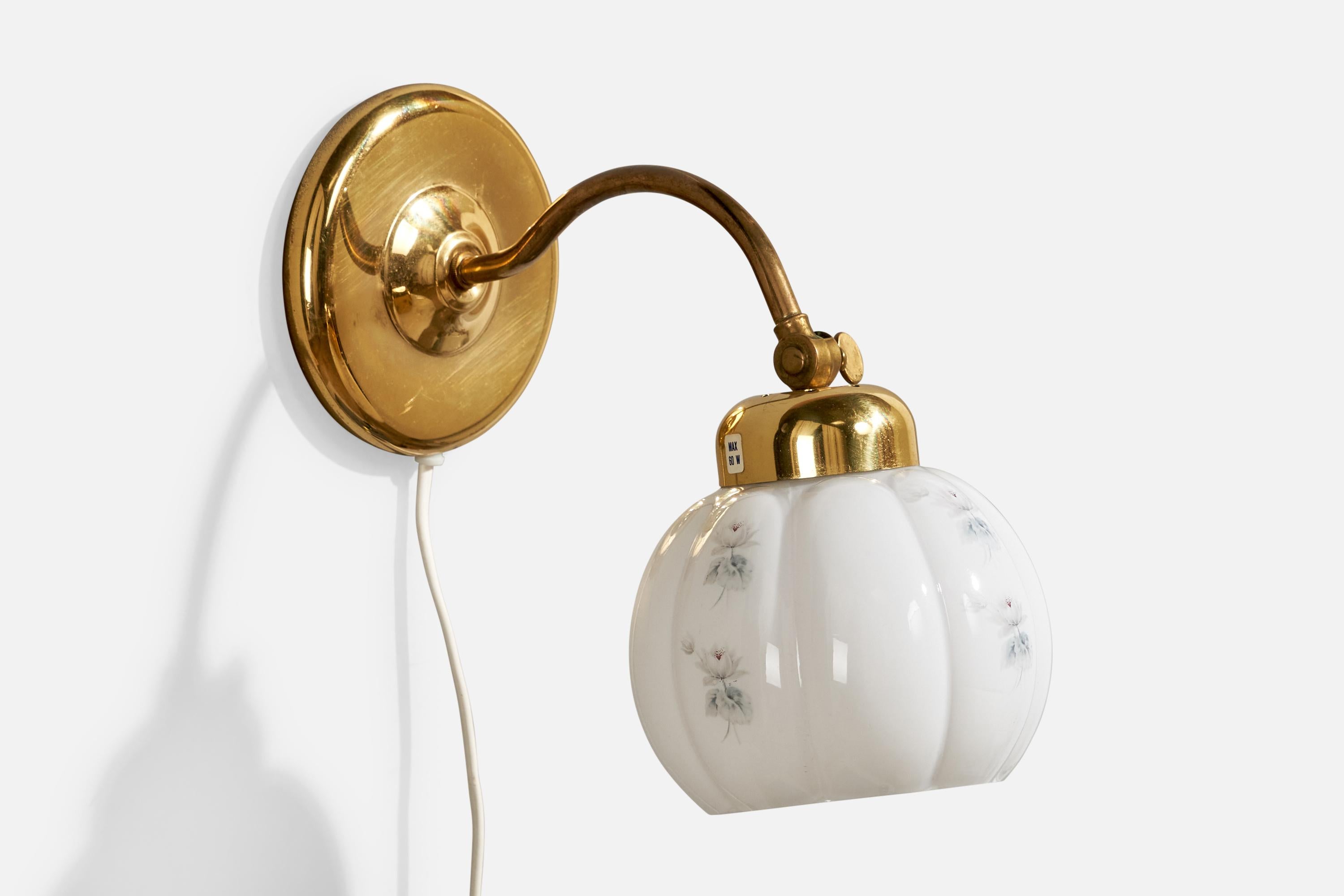 Ivars, Wall Lights, Brass, Glass, Sweden, 1960s In Good Condition For Sale In High Point, NC