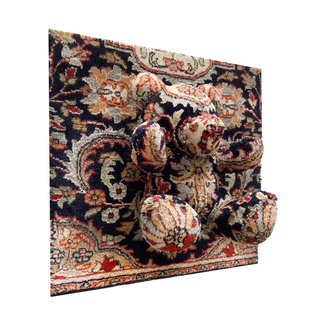 Hypomnema. A term that is composed of the ancient Greek preposition Hypo-Mneme and literally means “commemorative memory.” It is the meeting of several layers in an object, the memory, the game, and the dreaming that emerge from the inner