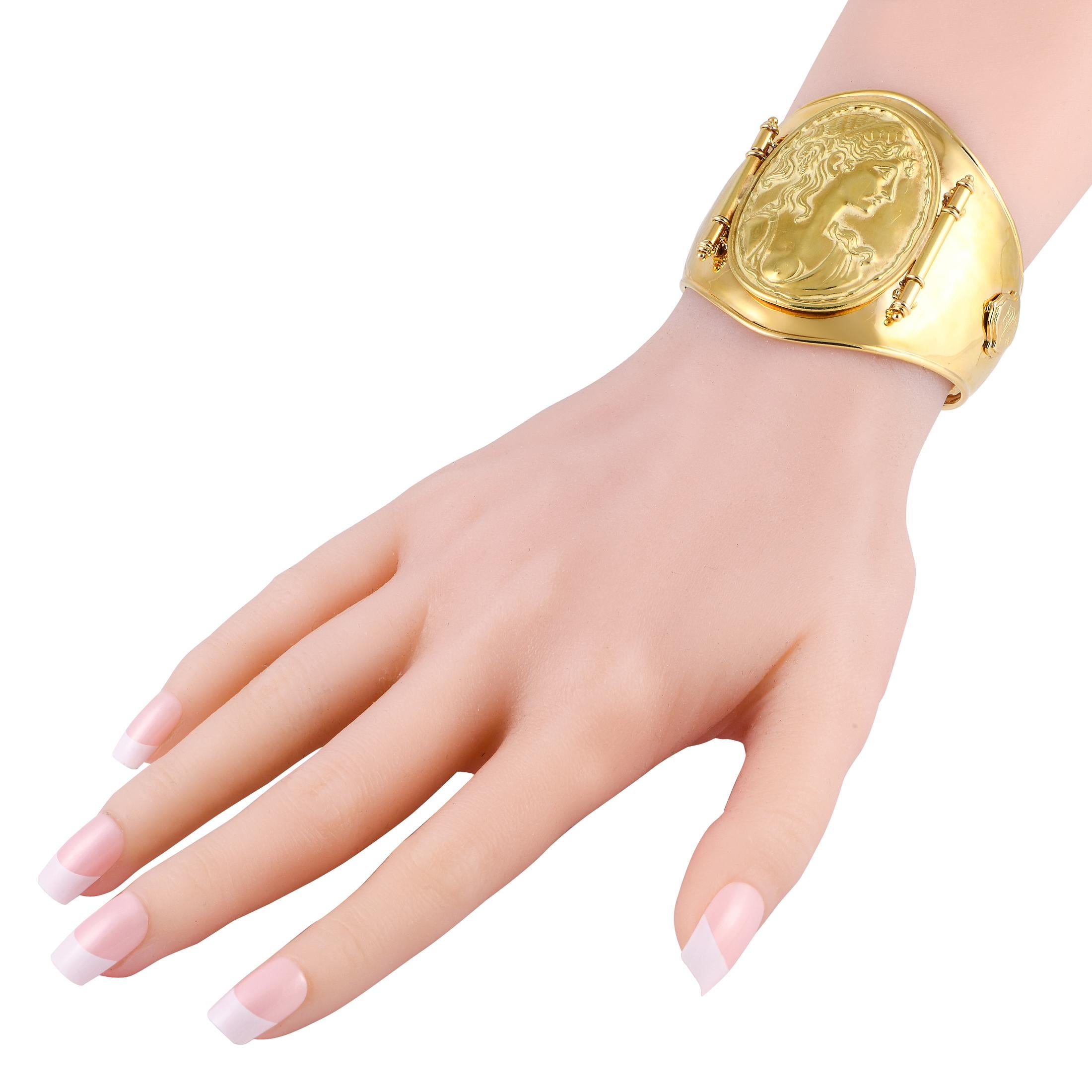 Unleash the goddess in you with this shiny gold cuff bracelet expertly crafted by Italian jewelry manufacturer Ivo Spina. This wrist accessory is fashioned from 18K yellow gold and has rounded edges and a high polish finish. On its center is an oval