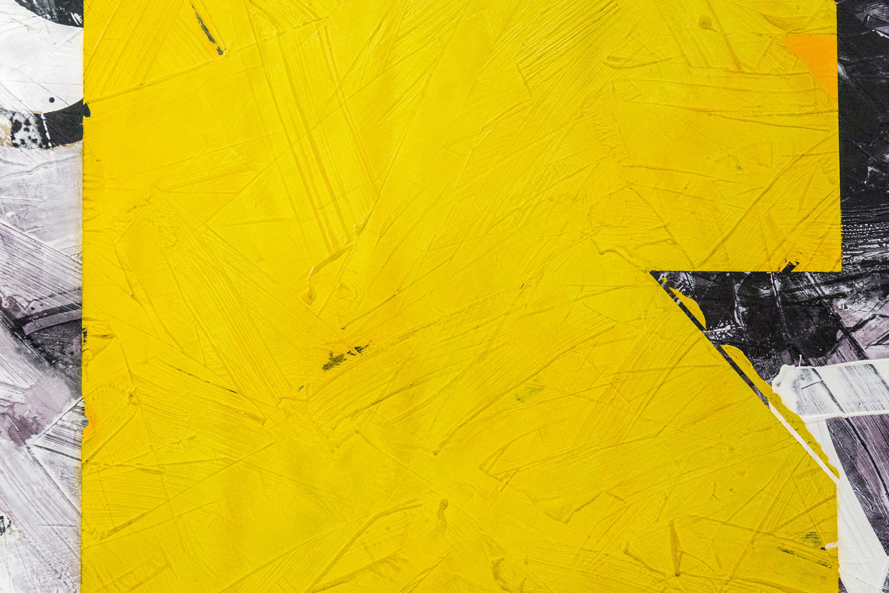 Yellow No 27 - große, kühne abstrakte Formen, Marmorstaub, Acryl, Wachs, auf Leinwand im Angebot 1
