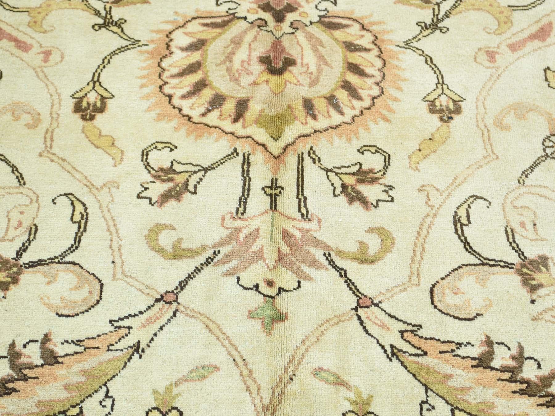 Tappeto persiano Tabriz vintage avorio del 1930 annodato a mano in tutto e per tutto in vendita 2
