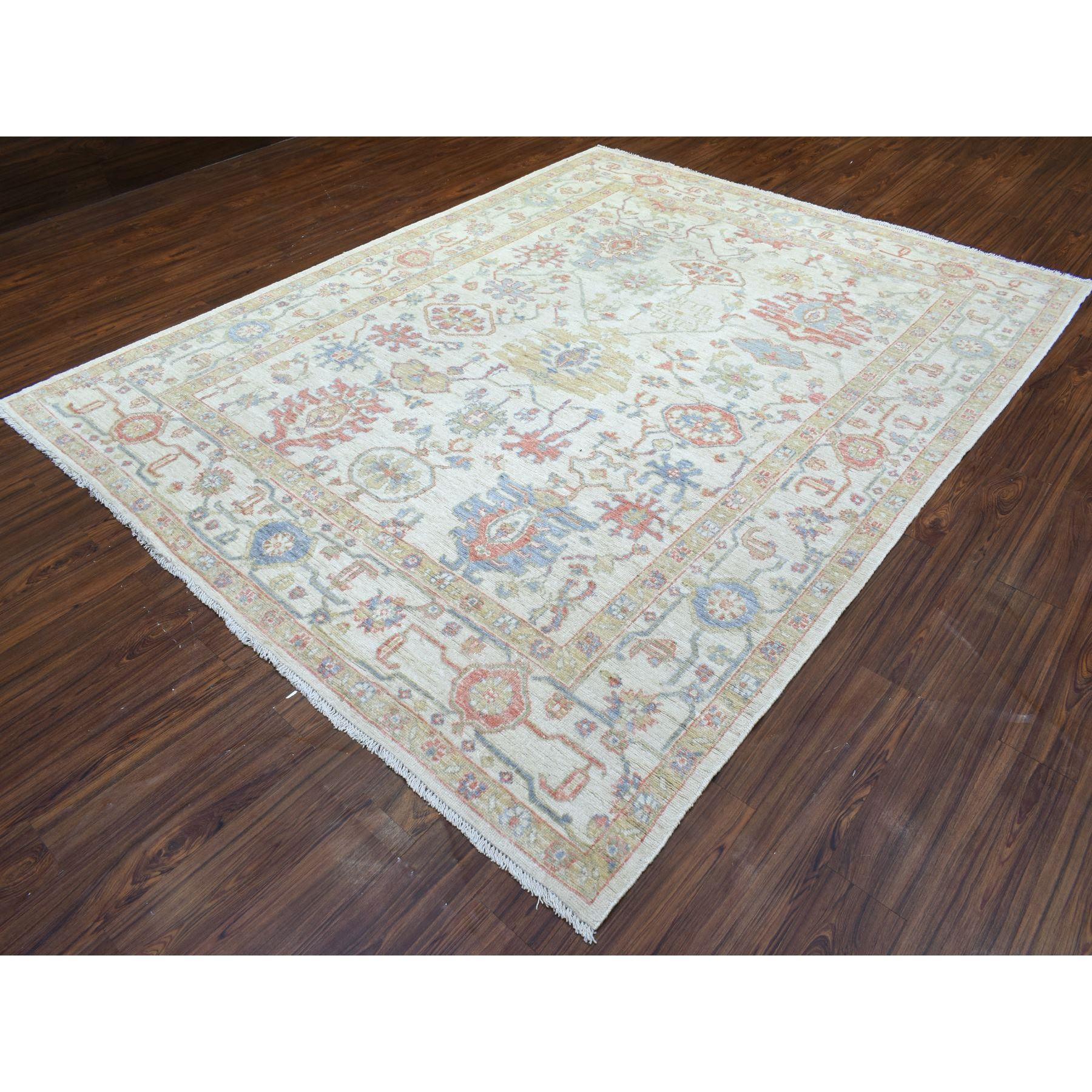 Elfenbeinfarbener Afghan Oushak Branch Blume Design Handgeknüpfter Teppich aus weicher Wolle 8'1