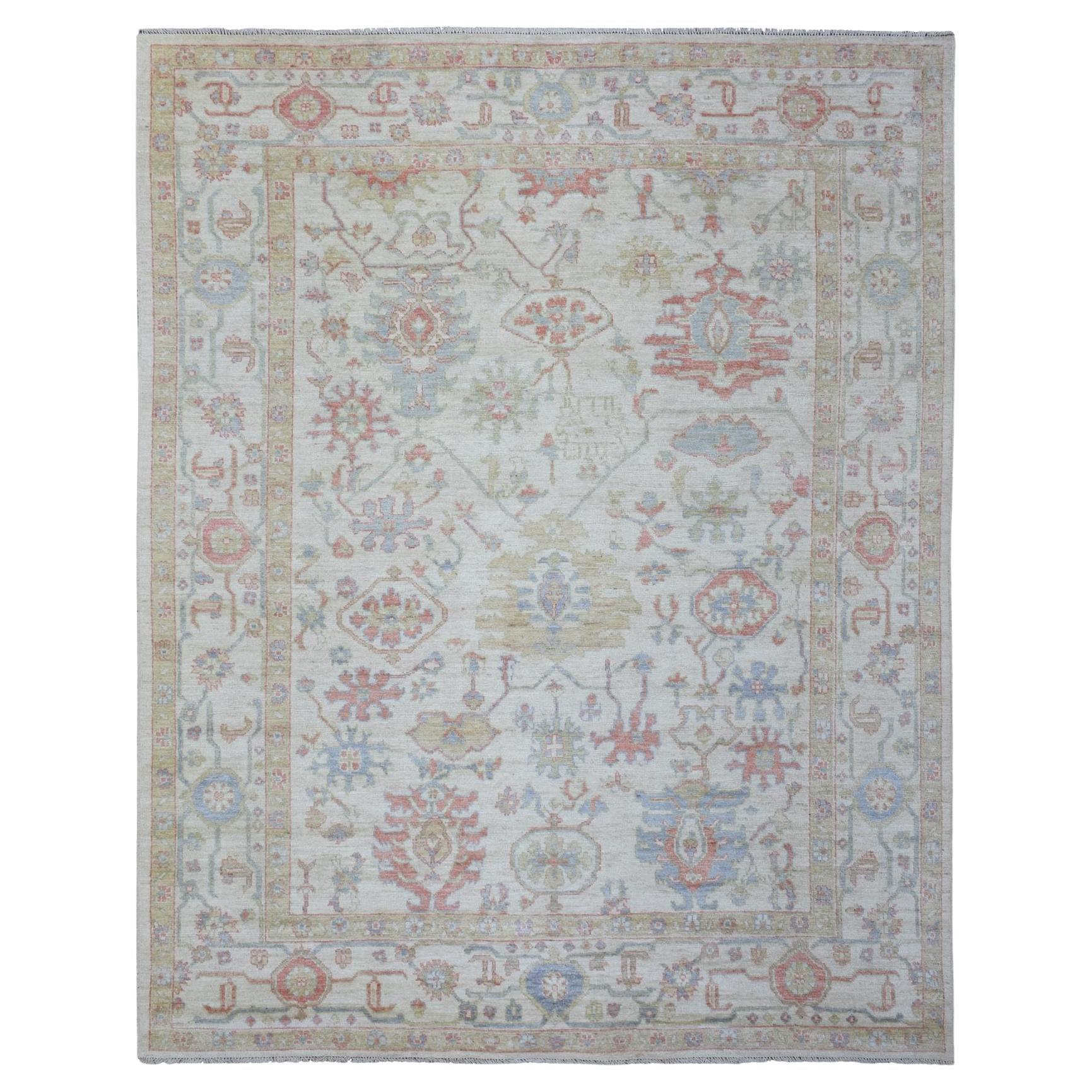 Elfenbeinfarbener Afghan Oushak Branch Blume Design Handgeknüpfter Teppich aus weicher Wolle 8'1" x 10'2" im Angebot